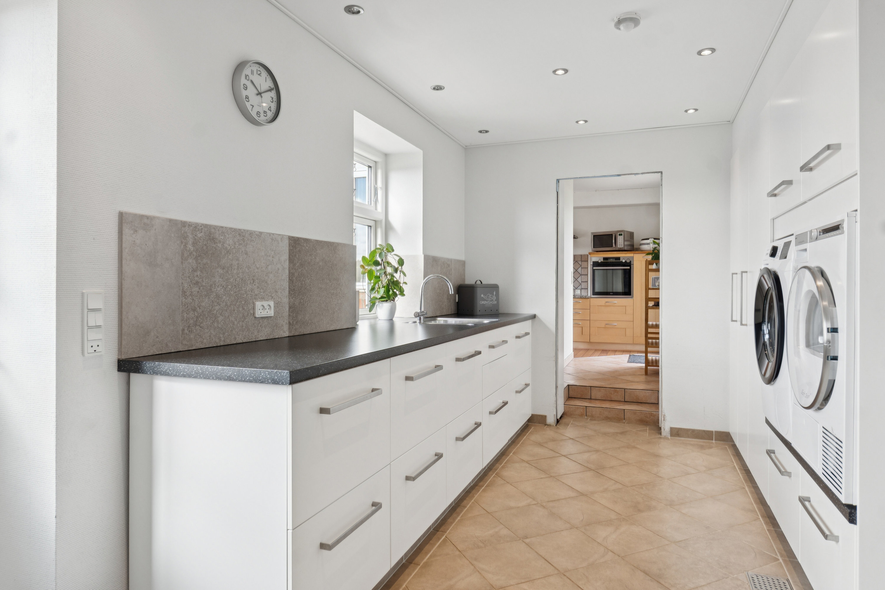 Fremhævet køkken billede i fuldskærmstilstand. Billede af Spodsbjergvej 257, Long. Sand, 5900 Rudkøbing