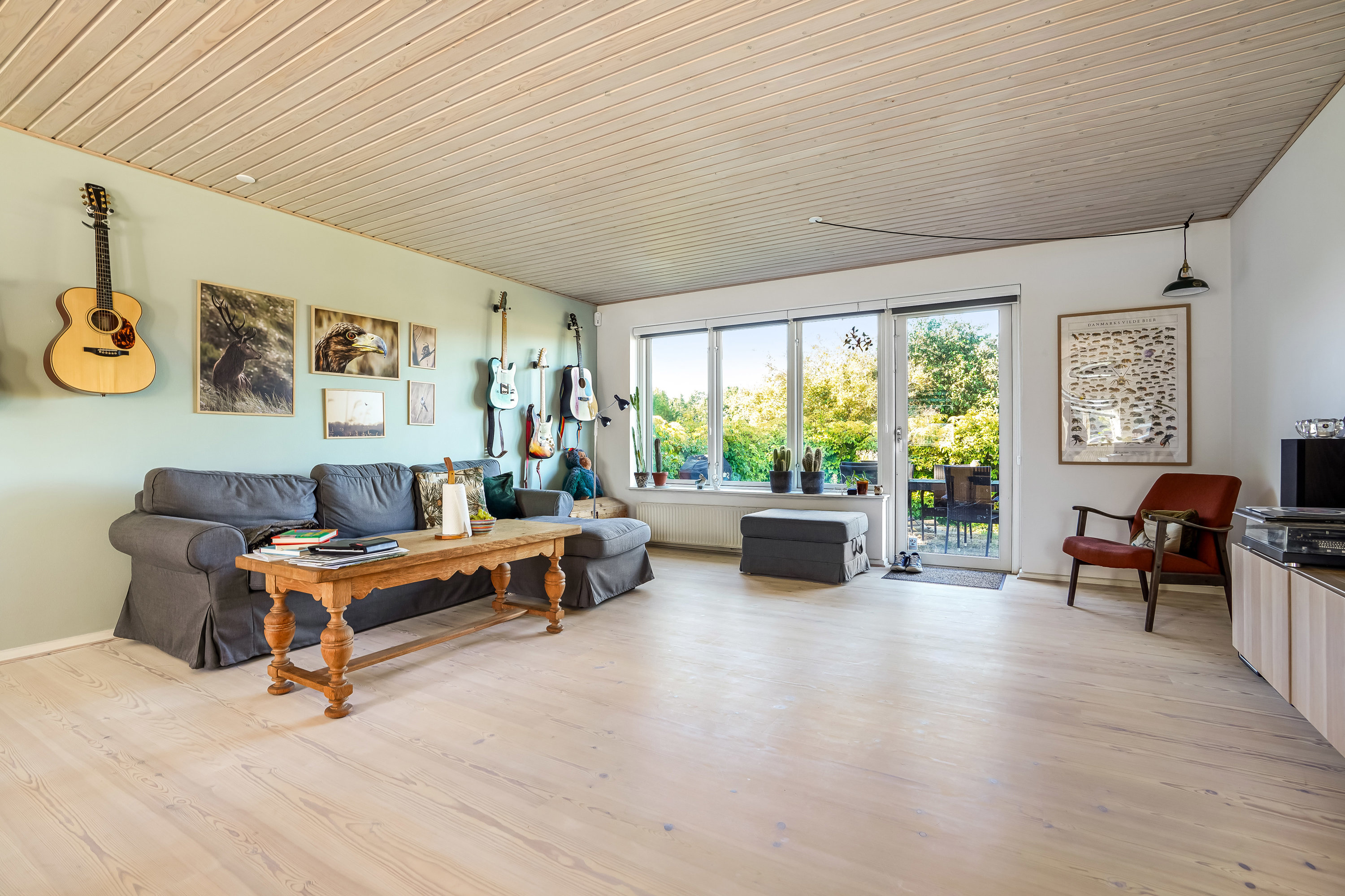 Fremhævet stue billede i fuldskærmstilstand. Billede af Brunsegårdsvej 37, 5690 Tommerup
