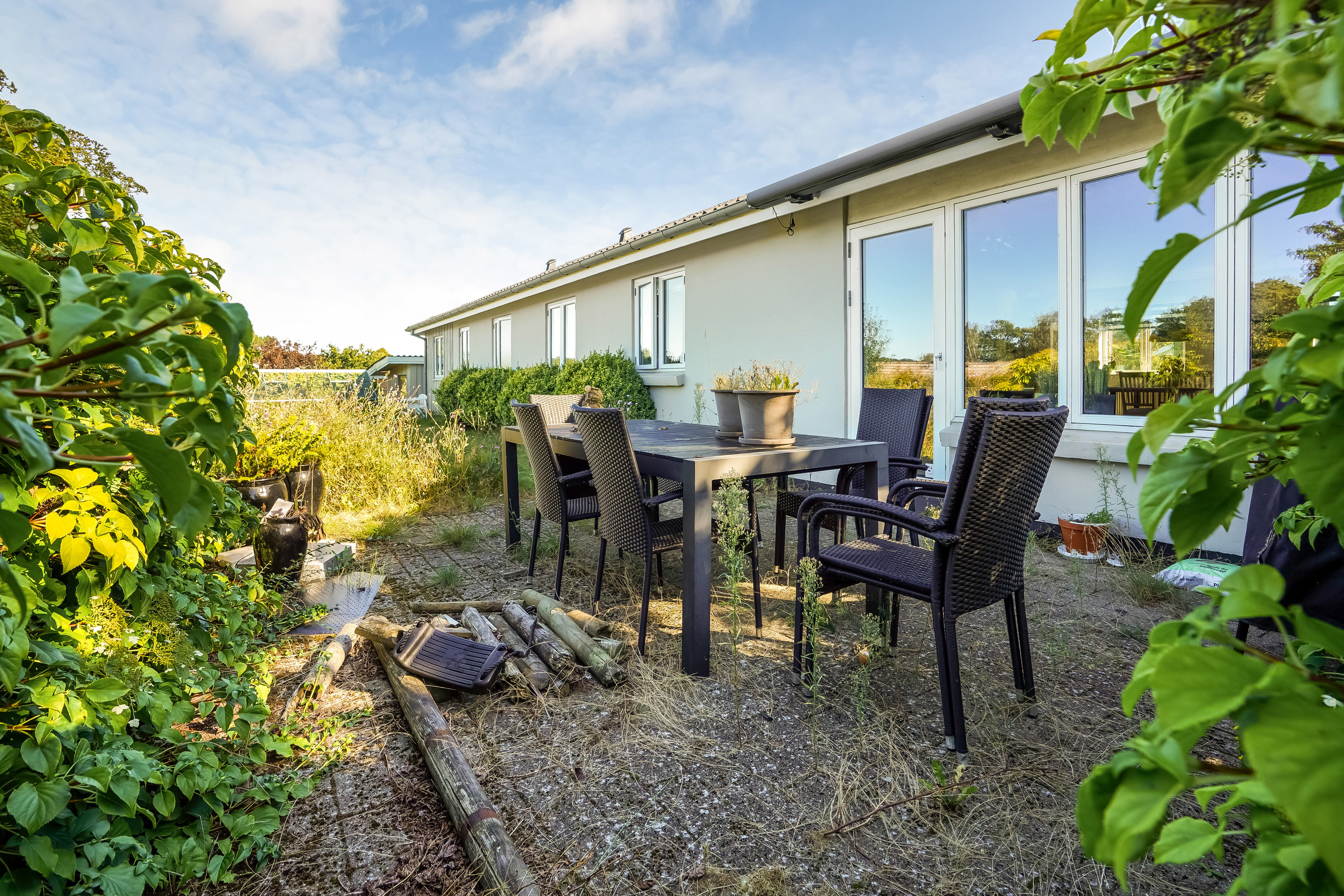 Fremhævet terrasse billede i fuldskærmstilstand. Billede af Brunsegårdsvej 37, 5690 Tommerup