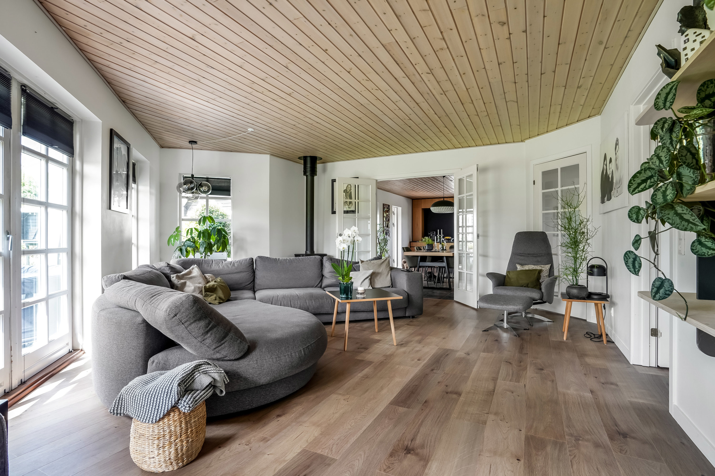 Fremhævet stue billede i fuldskærmstilstand. Billede af Fåruplund 1, 7300 Jelling