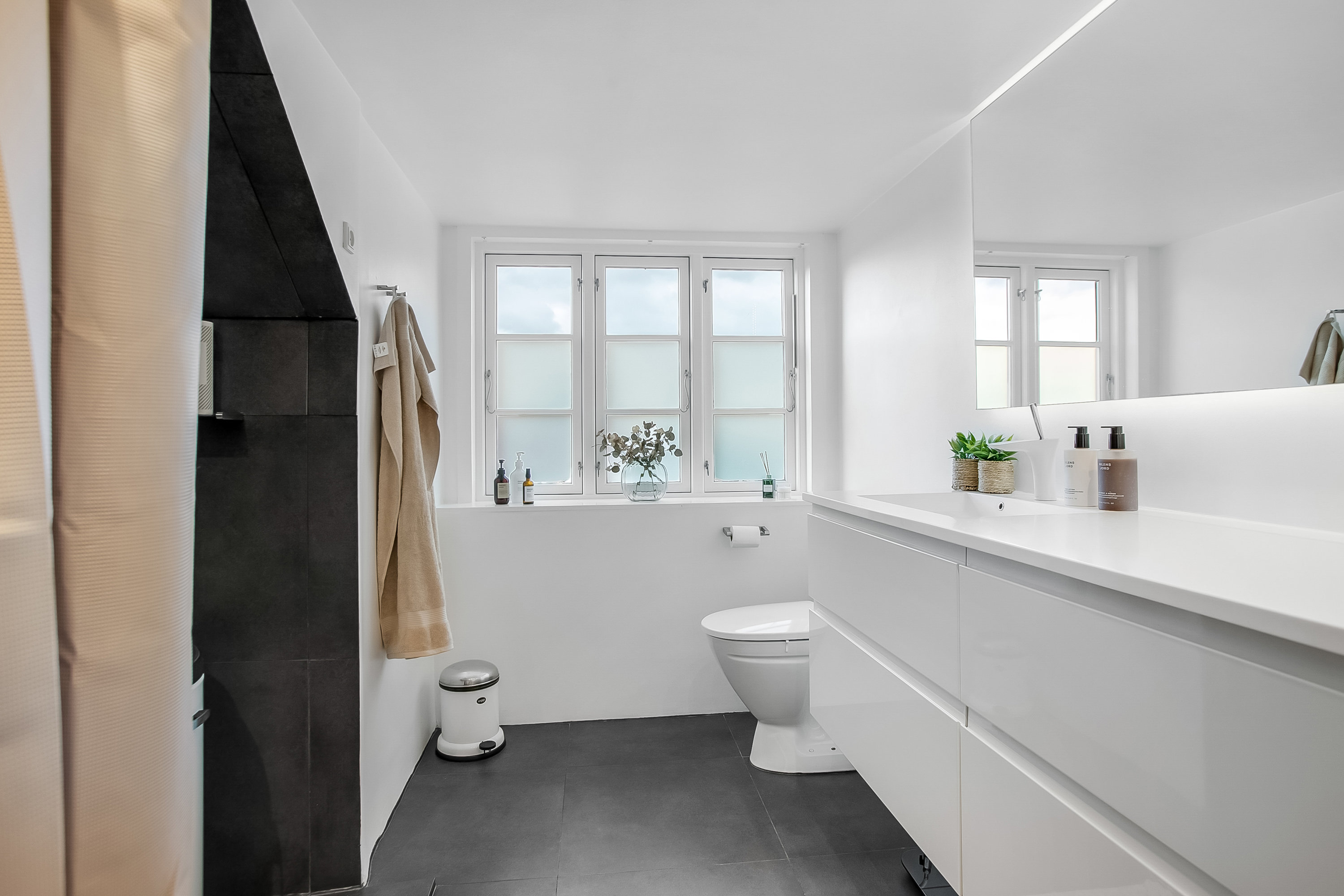 Fremhævet badeværelse billede i fuldskærmstilstand. Billede af Østergade 44, 6580 Vamdrup