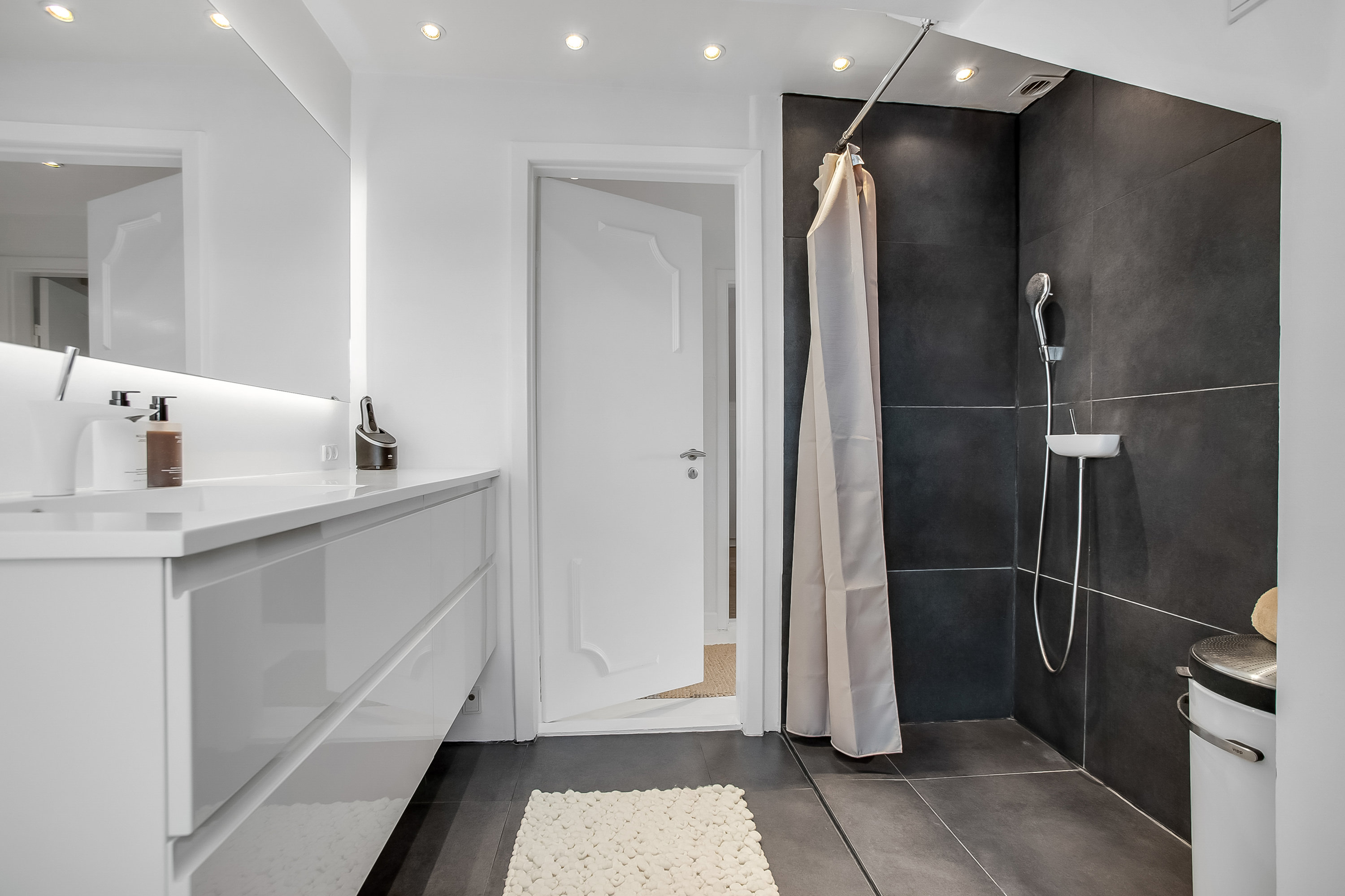 Fremhævet badeværelse billede i fuldskærmstilstand. Billede af Østergade 44, 6580 Vamdrup