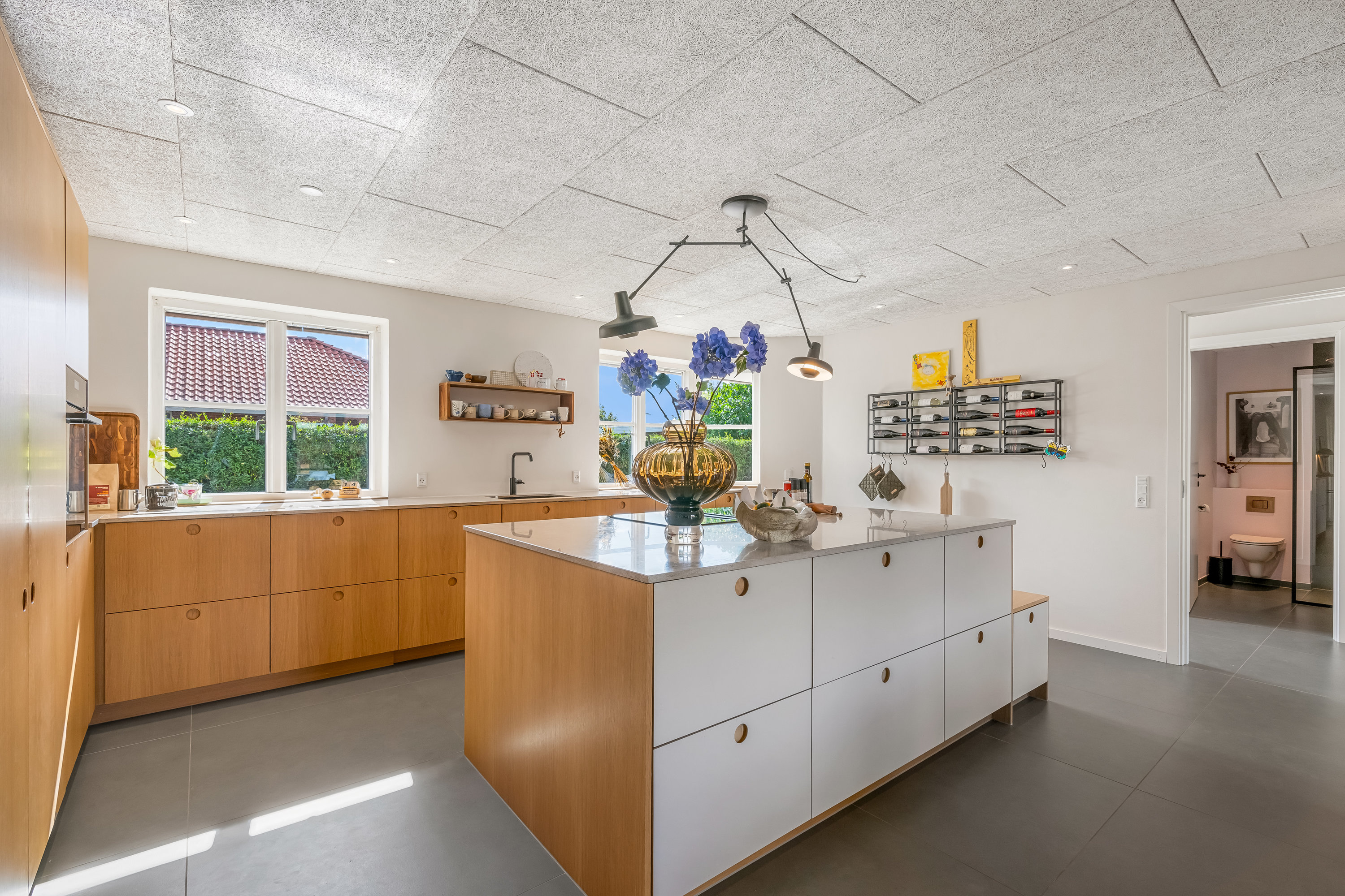 Fremhævet køkken billede i fuldskærmstilstand. Billede af Højvangen 8, 6950 Ringkøbing