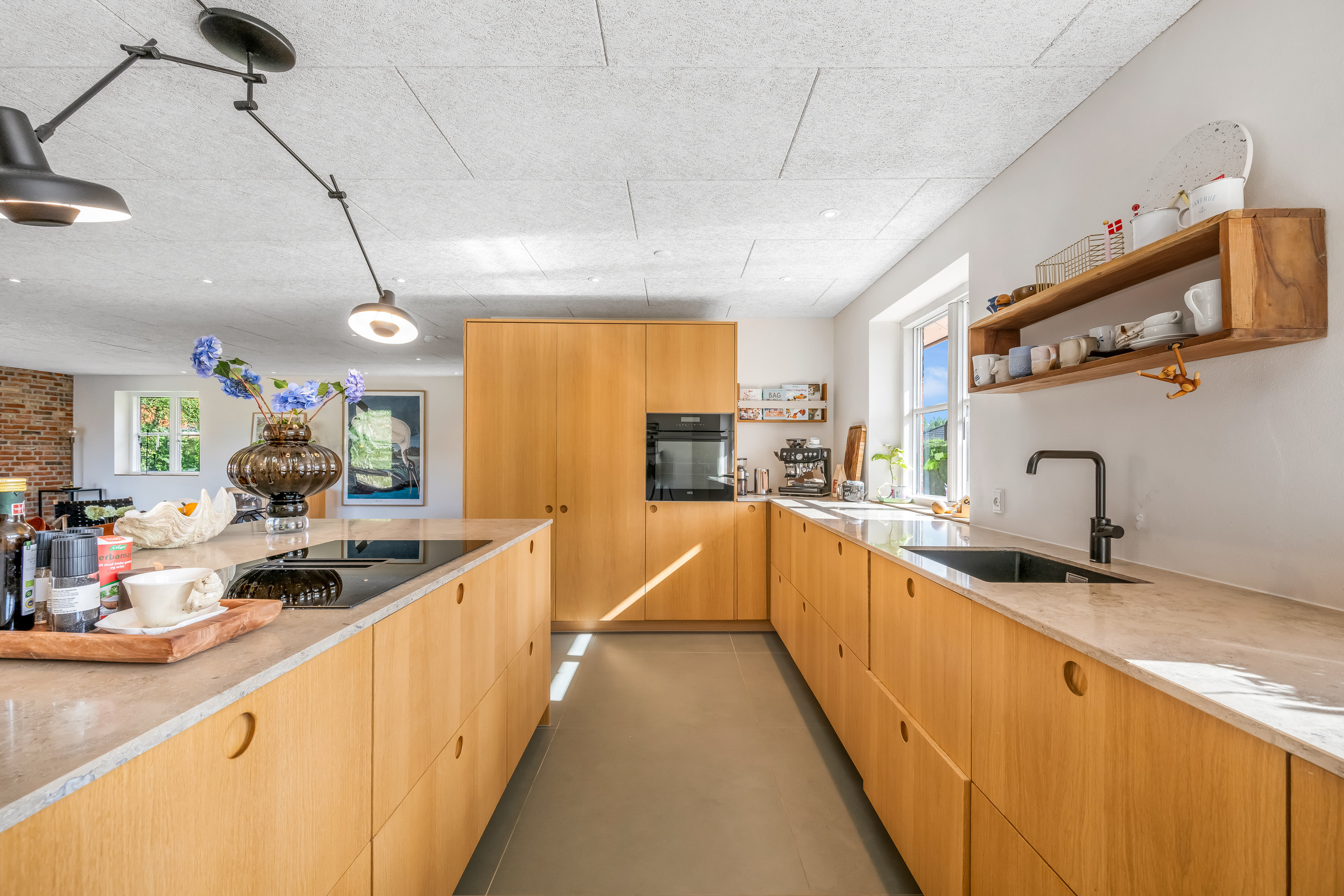 Fremhævet køkken billede i fuldskærmstilstand. Billede af Højvangen 8, 6950 Ringkøbing