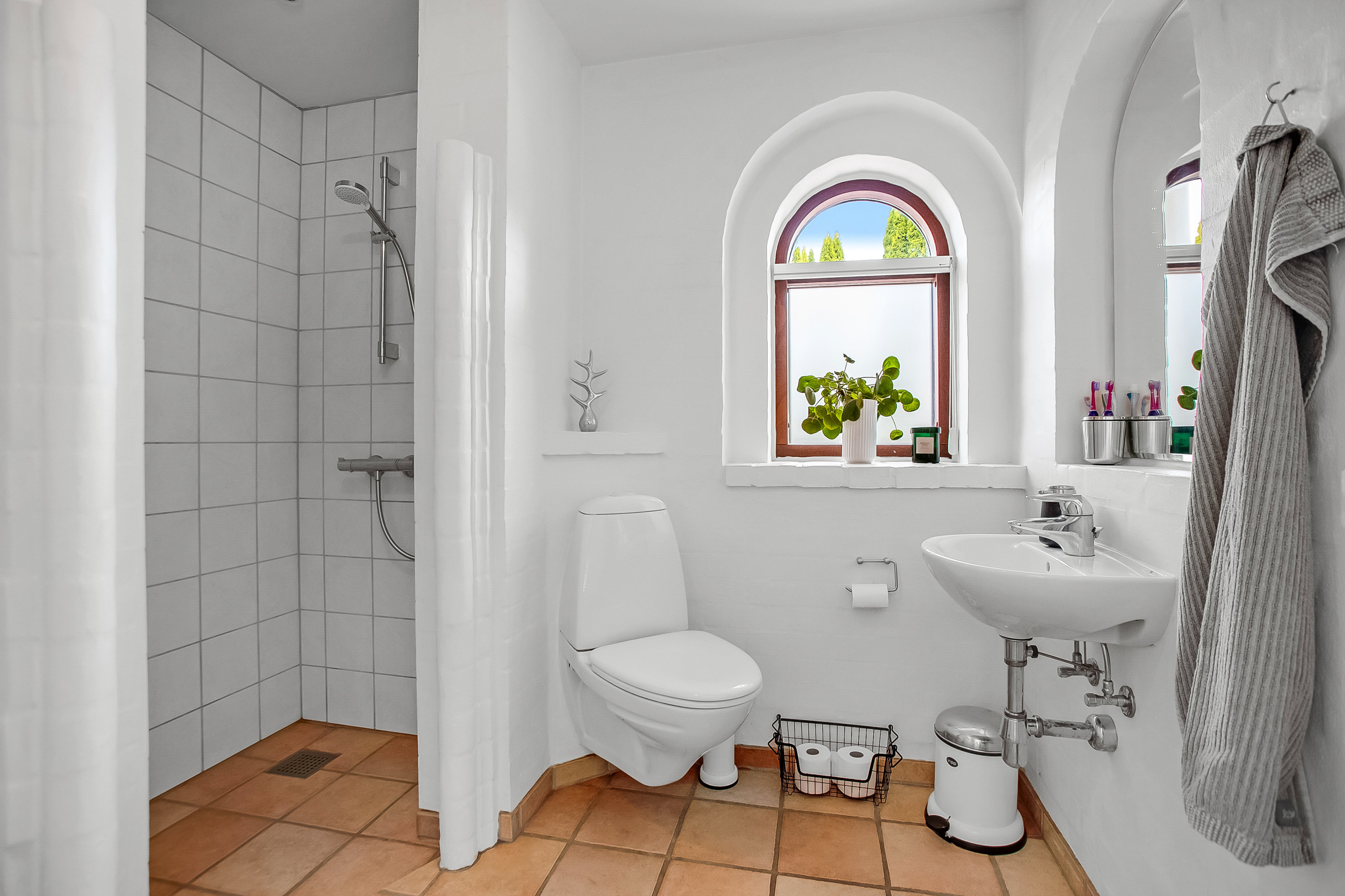 Fremhævet badeværelse billede i fuldskærmstilstand. Billede af Alexandersvej 12, 6640 Lunderskov