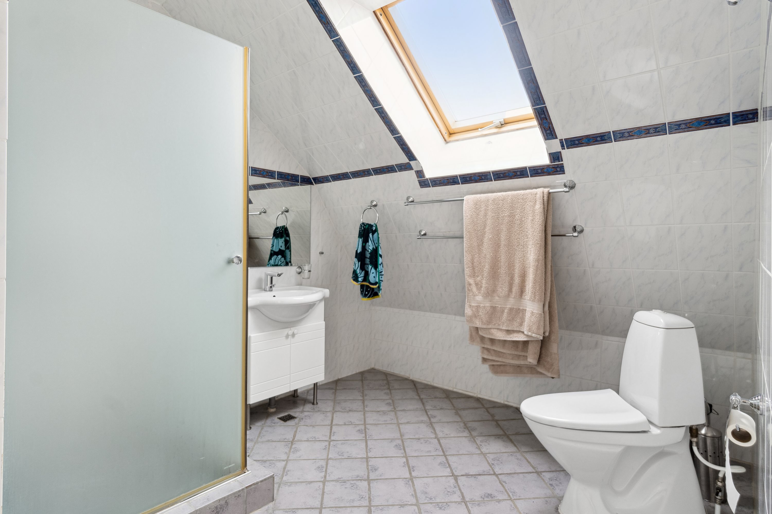 Fremhævet badeværelse billede i fuldskærmstilstand. Billede af Bakkendrupvej 8, Bakkendrup, 4281 Gørlev