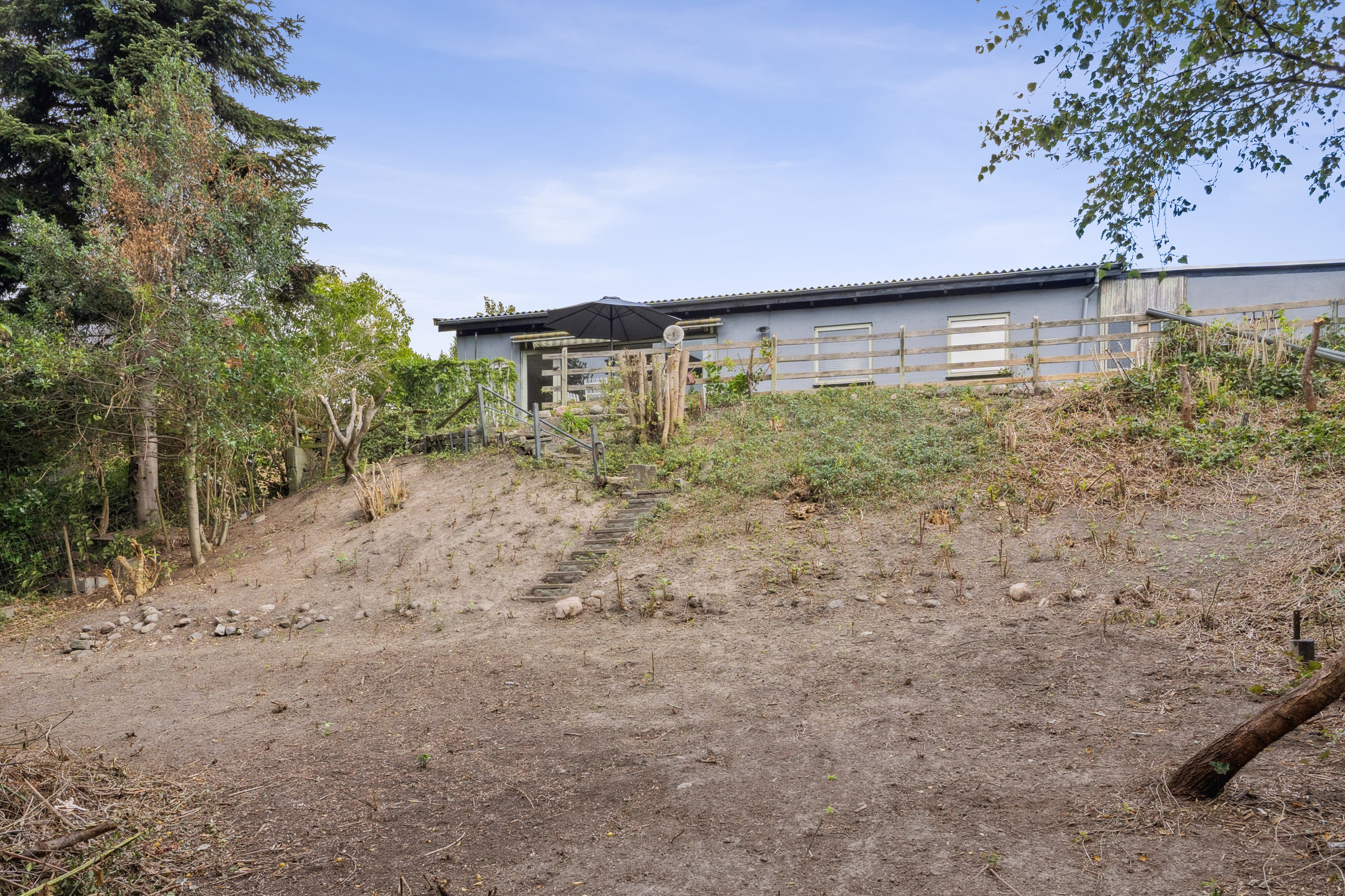 Miniaturebillede 2: set fra haven. Billede af Bakkevej 4, Egebjerg, 4500 Nykøbing Sj