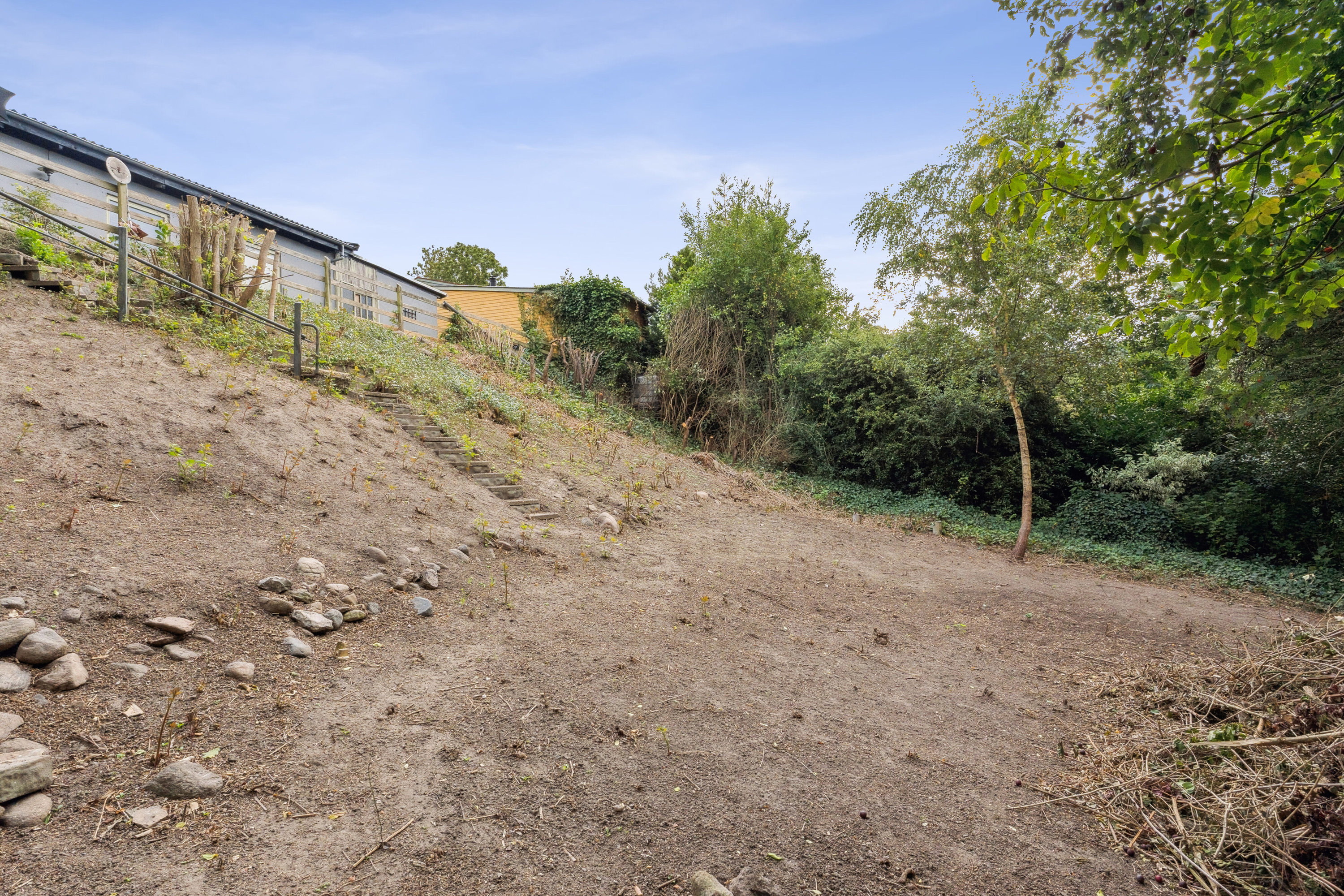 Fremhævet set fra haven billede i fuldskærmstilstand. Billede af Bakkevej 4, Egebjerg, 4500 Nykøbing Sj