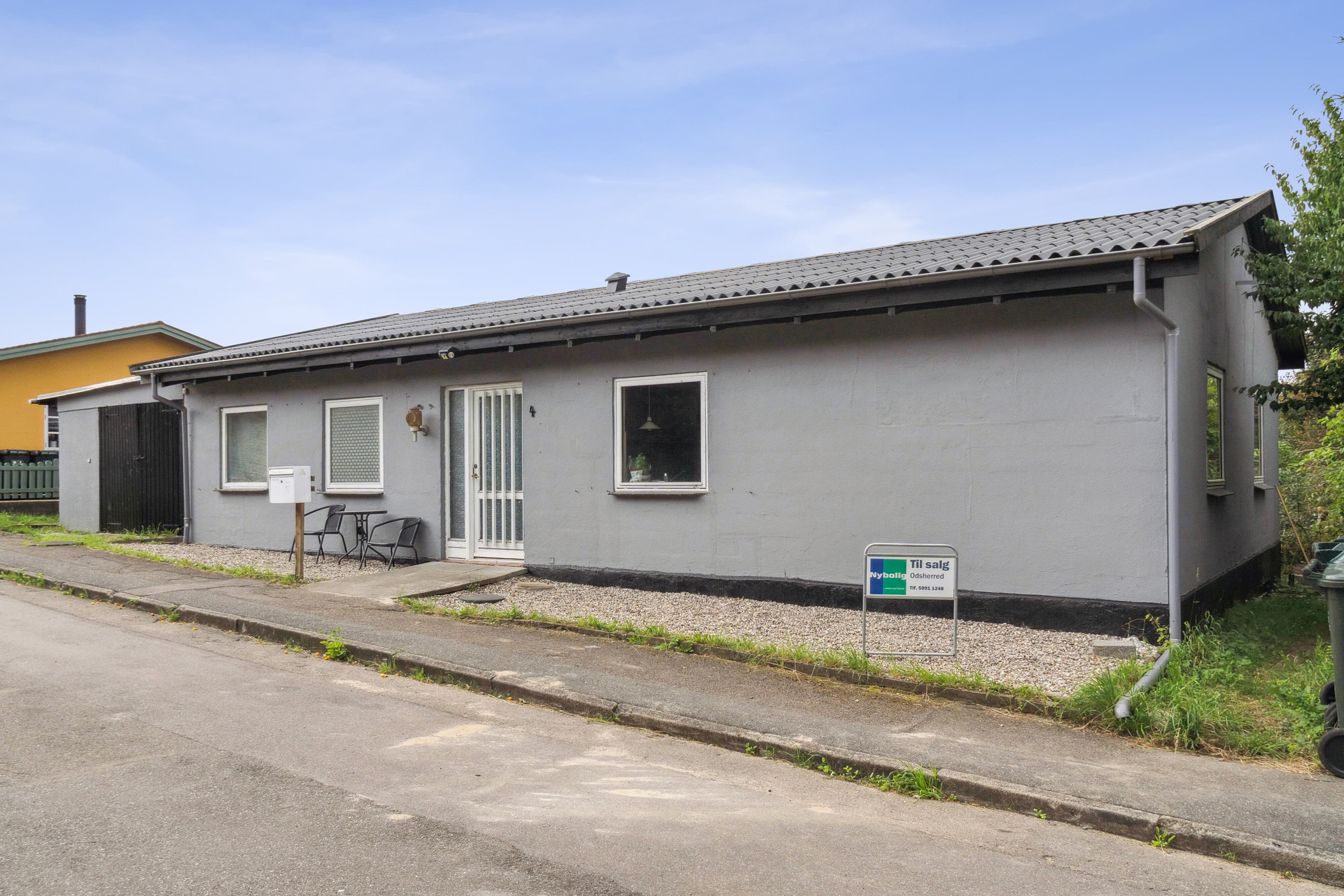 Miniaturebillede 1: set fra vejen. Billede af Bakkevej 4, Egebjerg, 4500 Nykøbing Sj