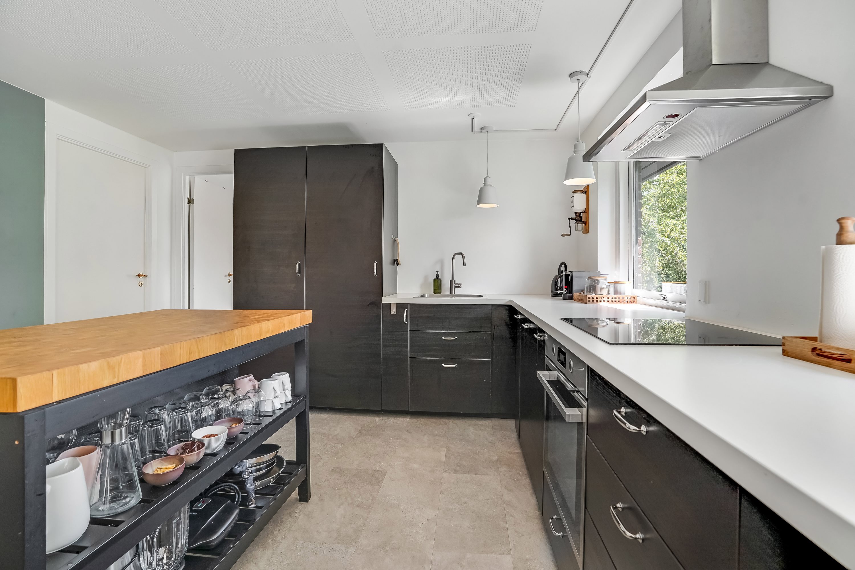 Fremhævet køkken billede i fuldskærmstilstand. Billede af Lyøvænget 16, 5500 Middelfart