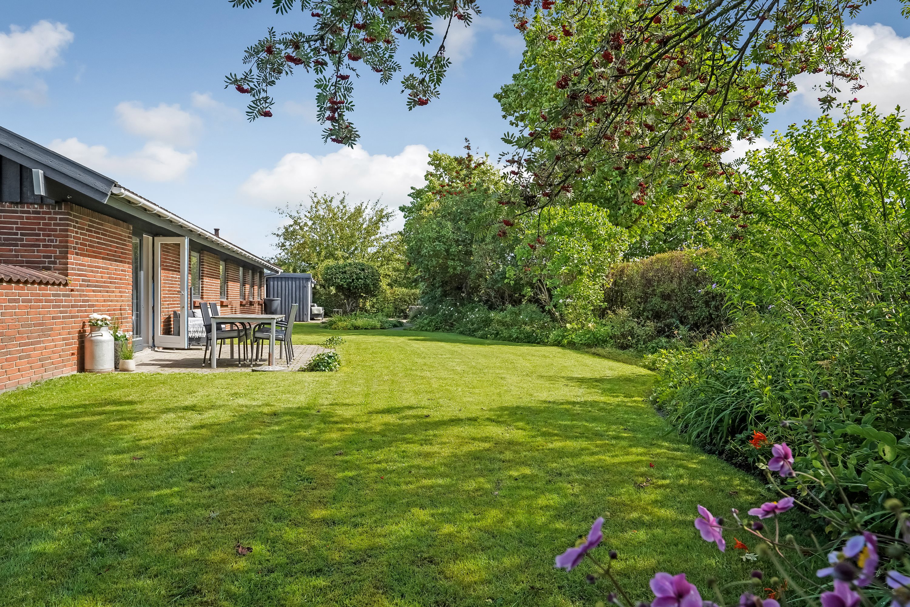 Fremhævet have billede i fuldskærmstilstand. Billede af Lyøvænget 16, 5500 Middelfart