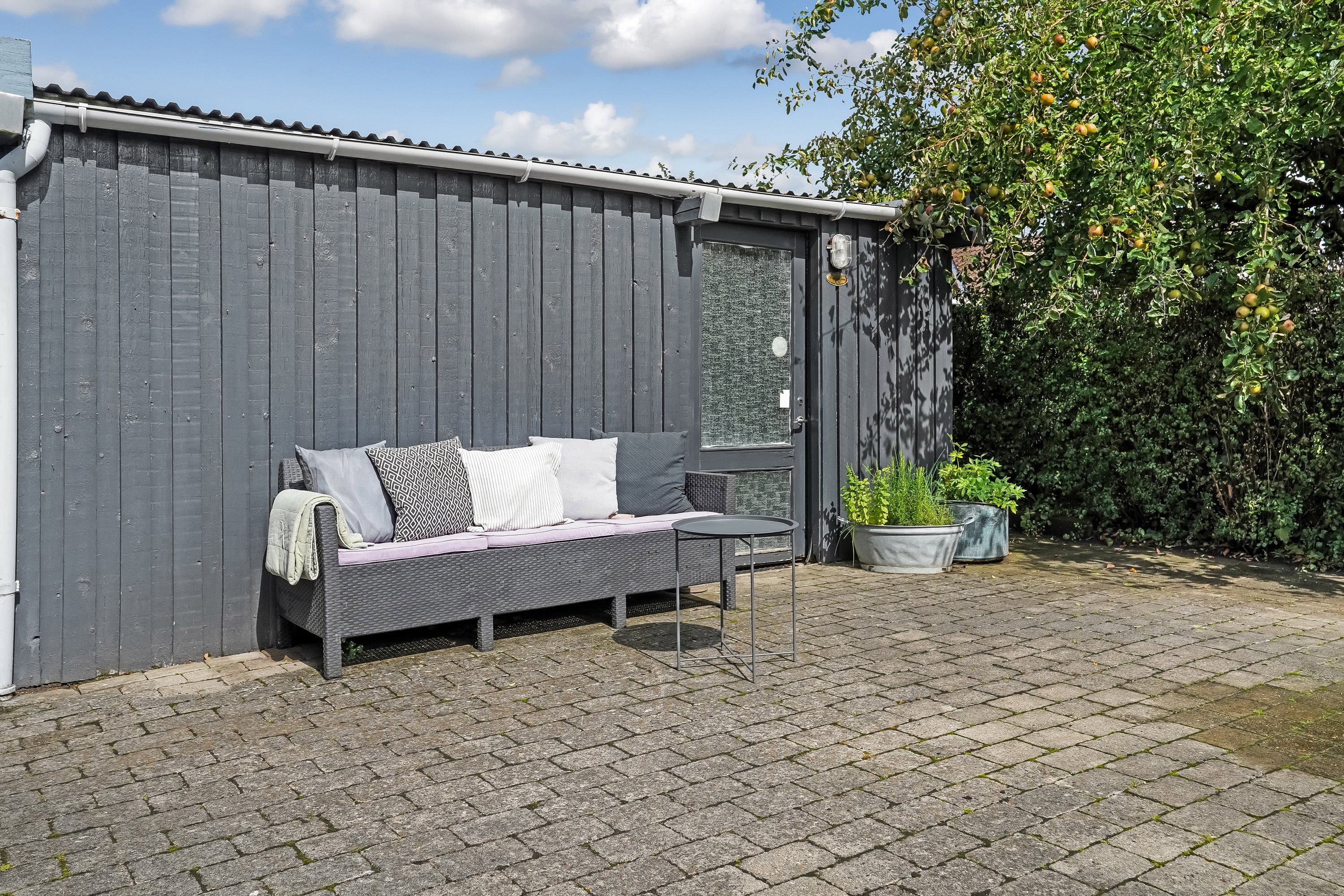 Fremhævet terrasse billede i fuldskærmstilstand. Billede af Lyøvænget 16, 5500 Middelfart