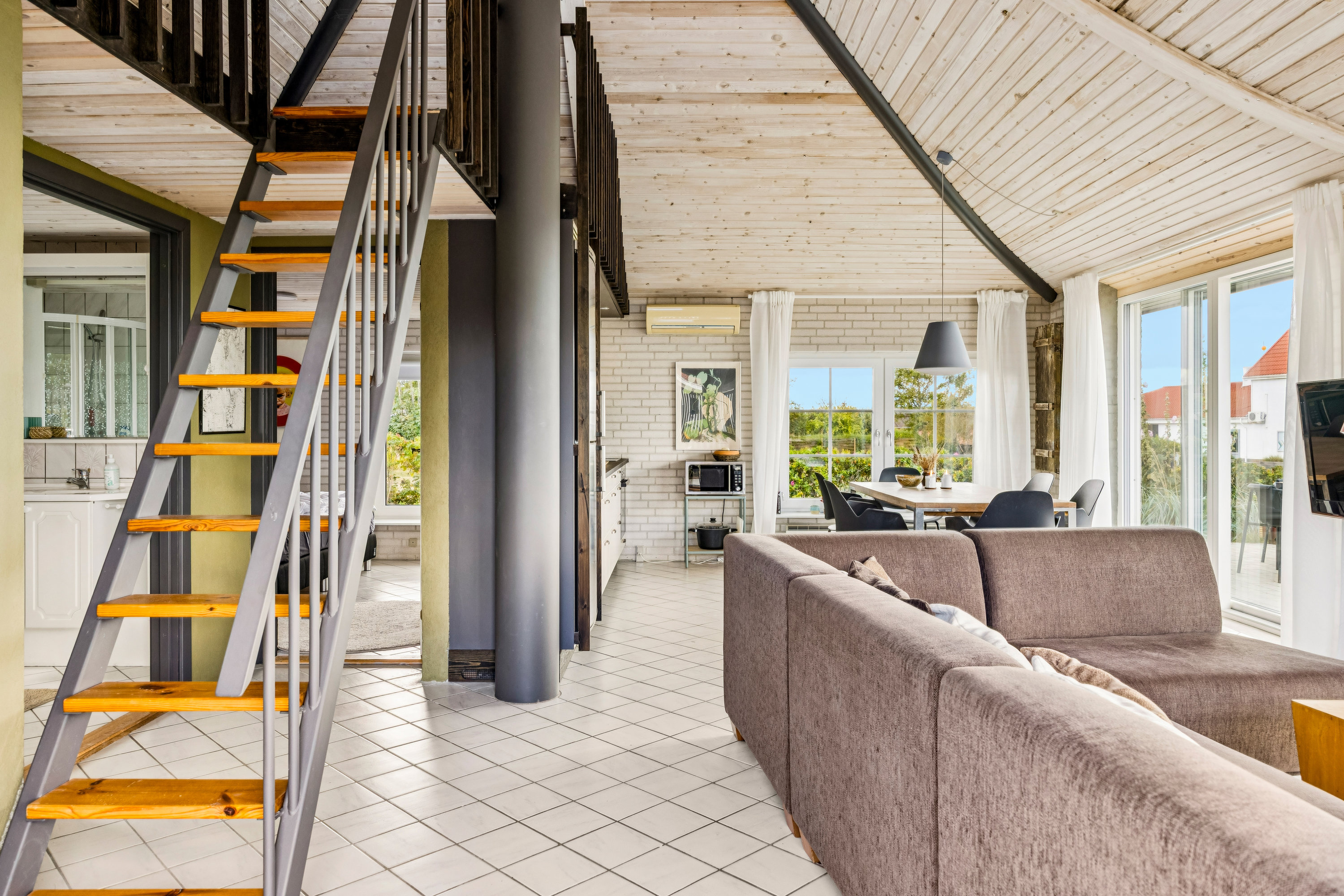 Fremhævet stald billede i fuldskærmstilstand. Billede af Vestre Strandvej 35, Skødshoved Strand, 8420 Knebel