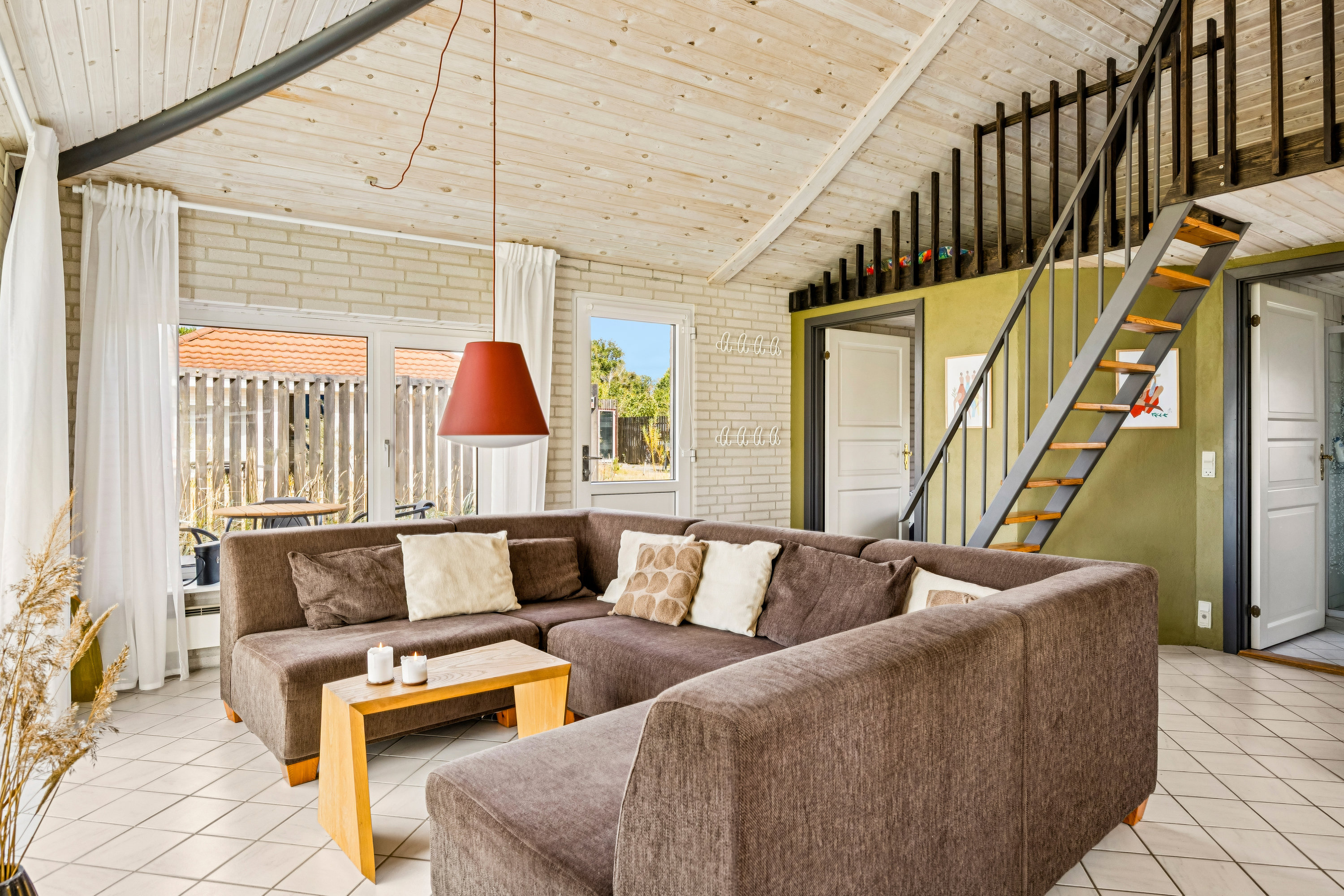 Fremhævet stue billede i fuldskærmstilstand. Billede af Vestre Strandvej 35, Skødshoved Strand, 8420 Knebel