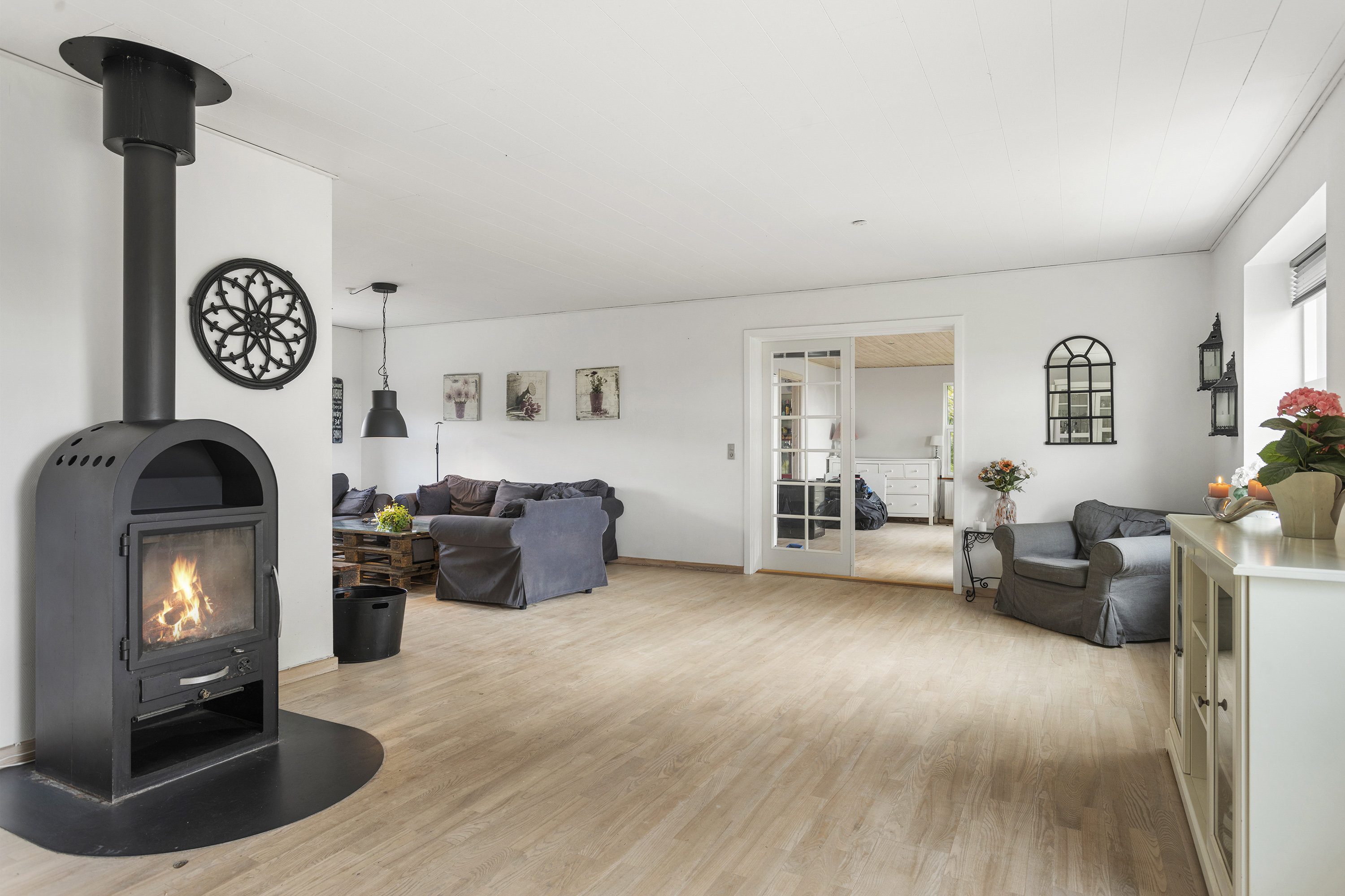 Fremhævet stue billede i fuldskærmstilstand. Billede af Fjembevej 17, 9352 Dybvad