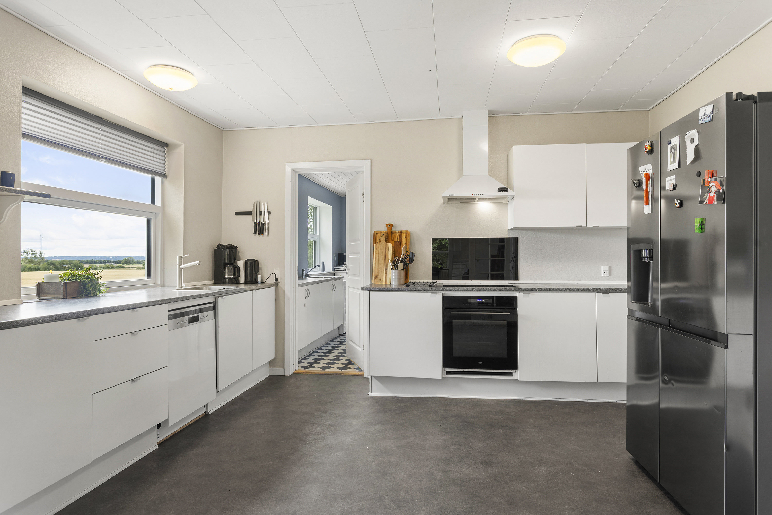 Fremhævet køkken billede i fuldskærmstilstand. Billede af Fjembevej 17, 9352 Dybvad