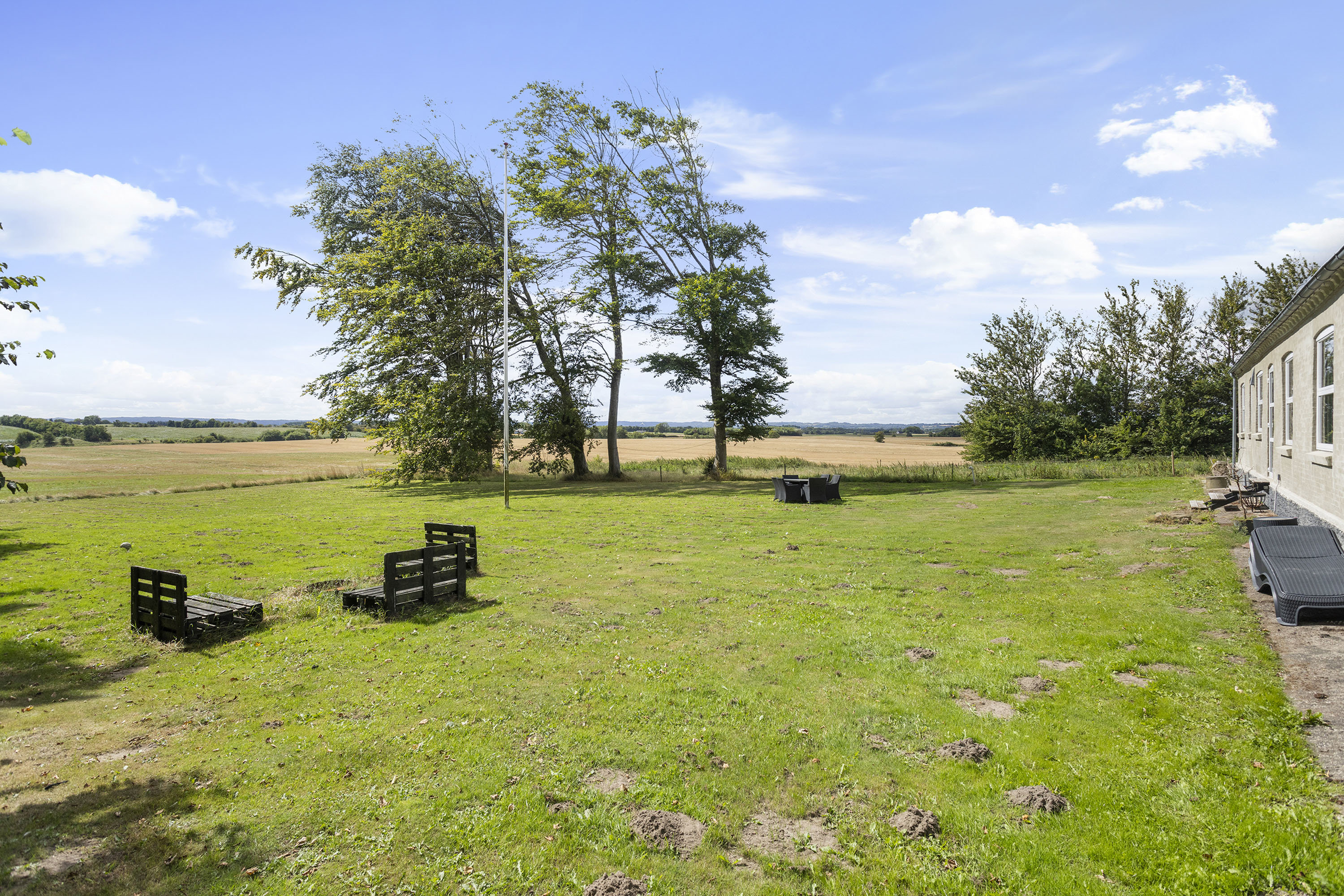 Fremhævet udsigt billede i fuldskærmstilstand. Billede af Fjembevej 17, 9352 Dybvad