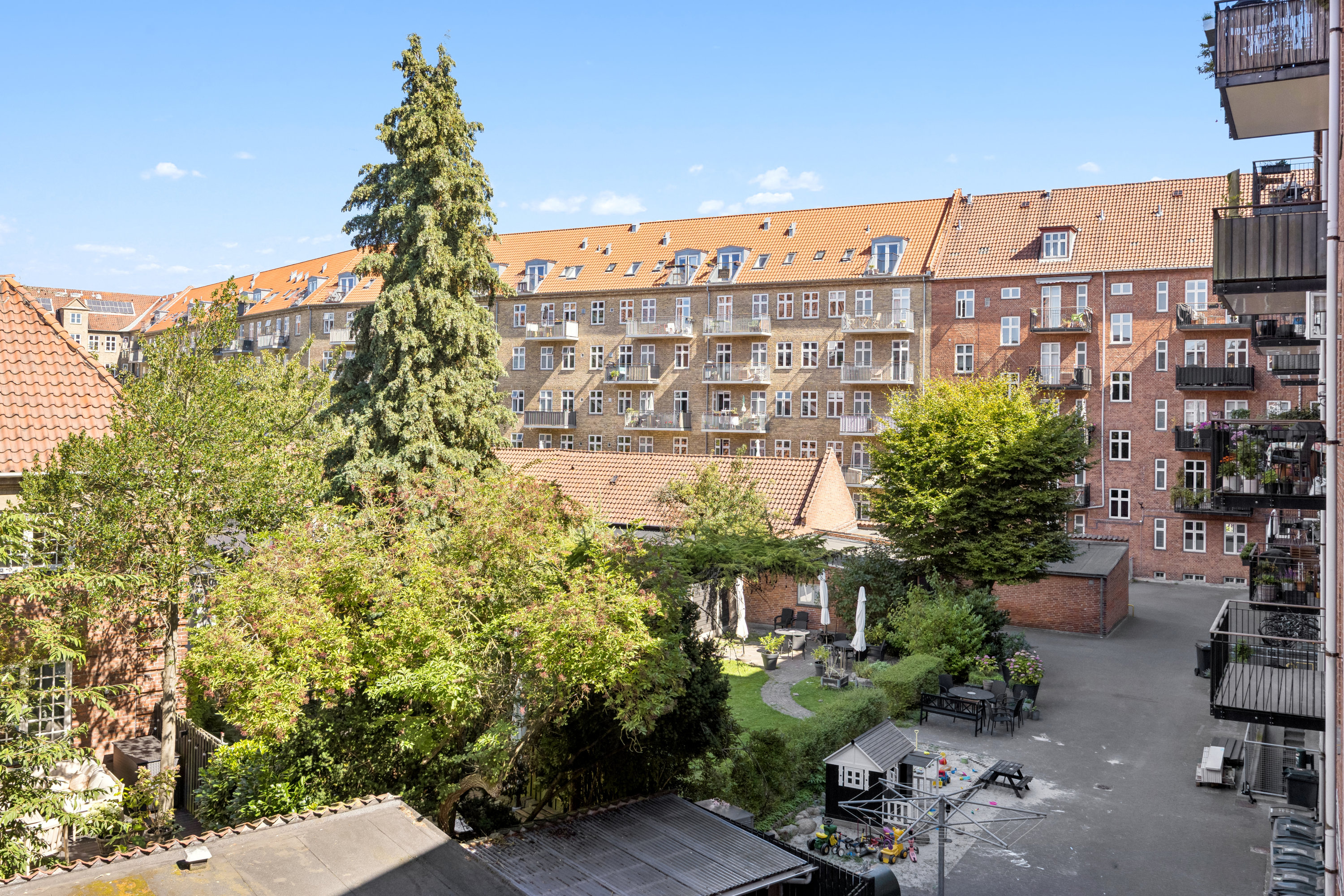 Fremhævet ejendom 1 billede i fuldskærmstilstand. Billede af Peter Bangs Vej 78, 2. tv., 2000 Frederiksberg