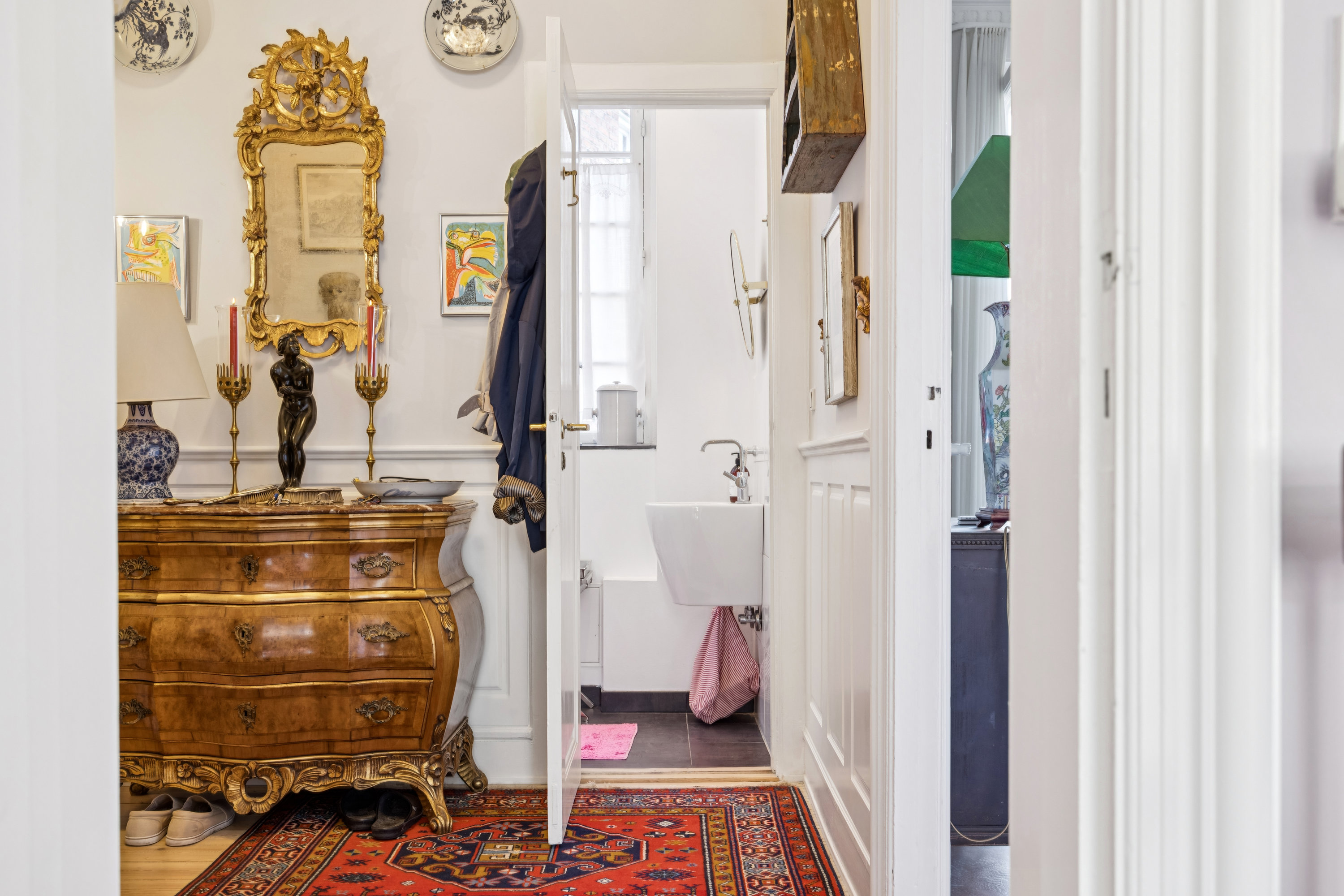 Fremhævet entré billede i fuldskærmstilstand. Billede af Peter Bangs Vej 78, 2. tv., 2000 Frederiksberg