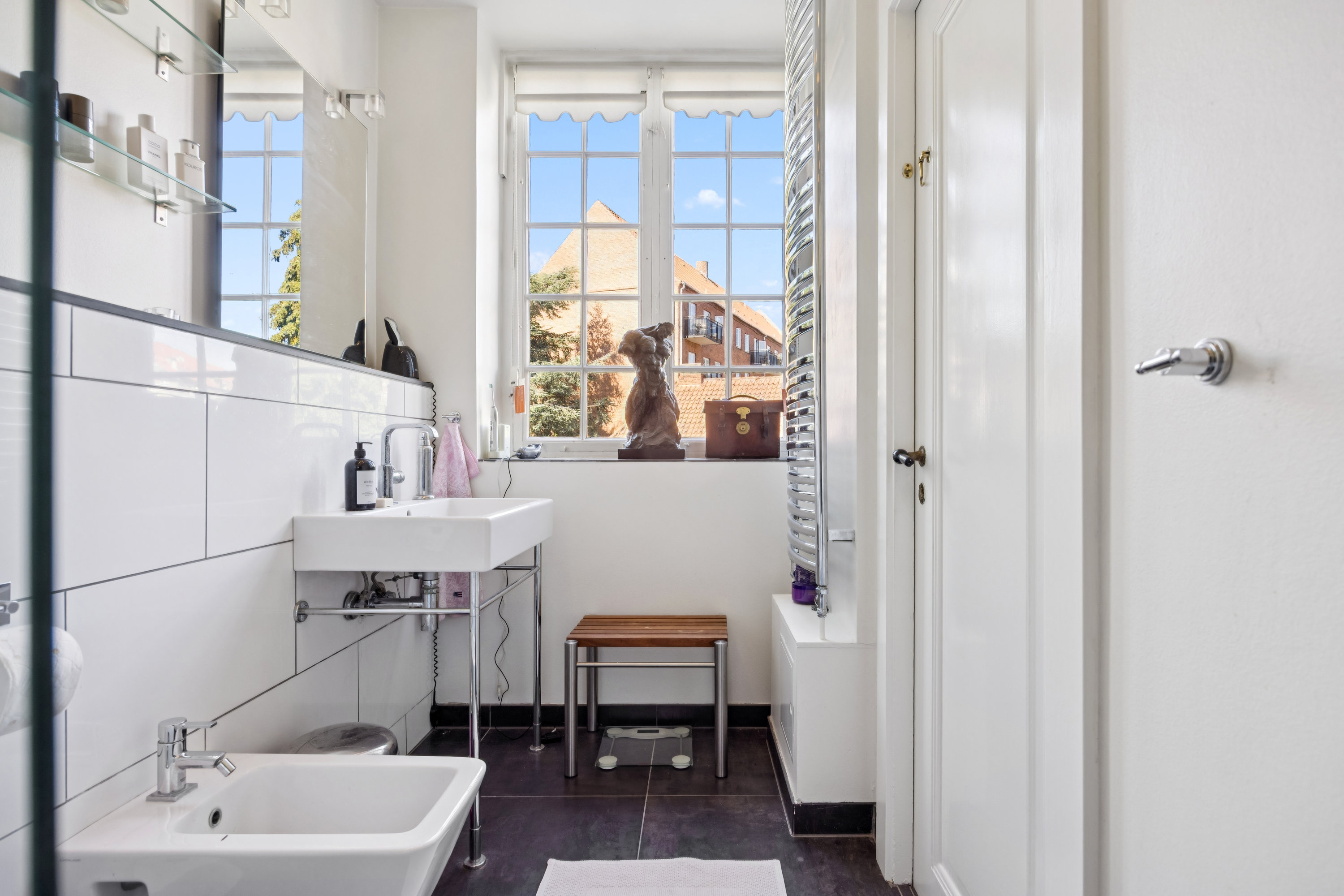 Fremhævet badeværelse billede i fuldskærmstilstand. Billede af Peter Bangs Vej 78, 2. tv., 2000 Frederiksberg