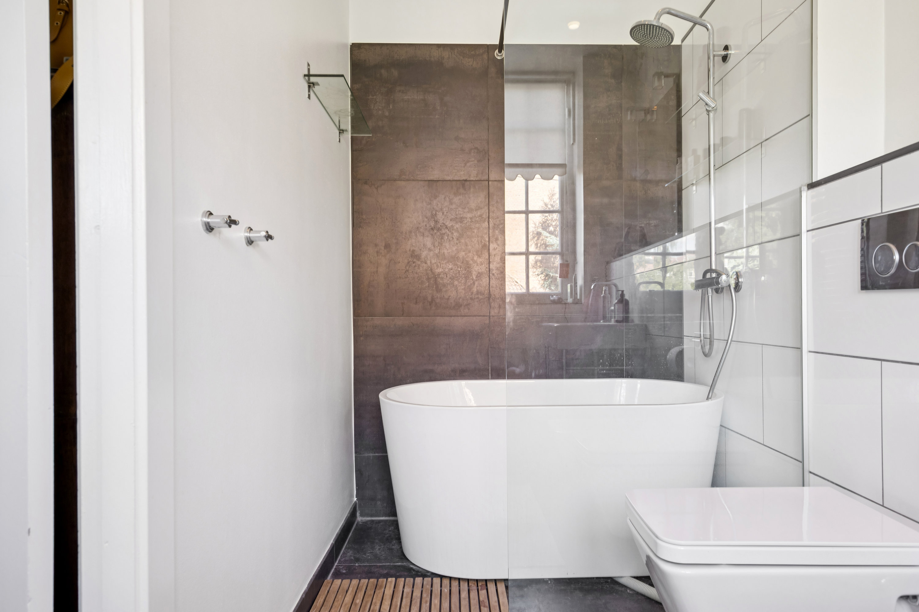 Fremhævet badeværelse billede i fuldskærmstilstand. Billede af Peter Bangs Vej 78, 2. tv., 2000 Frederiksberg