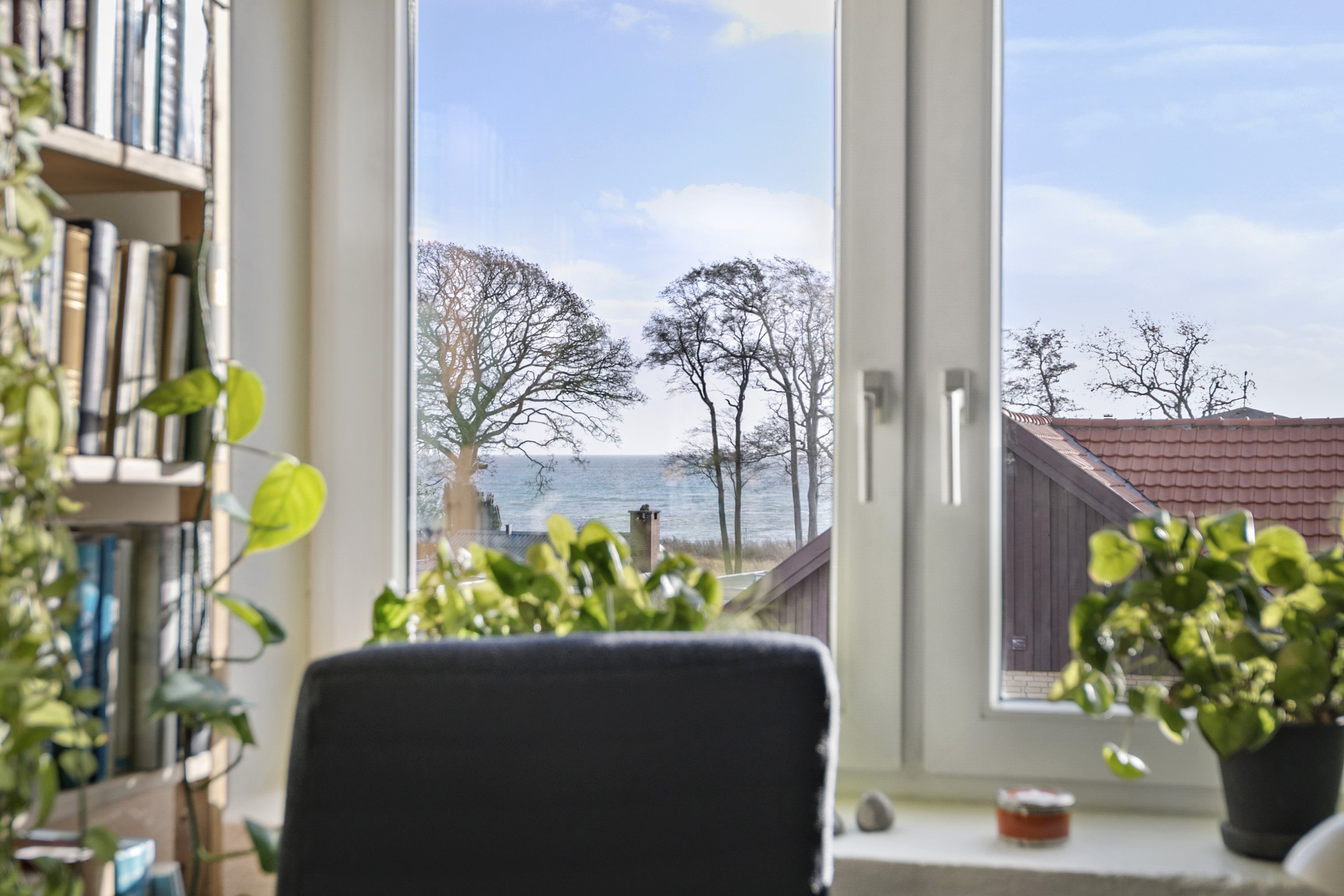 Fremhævet stue billede i fuldskærmstilstand. Billede af Strandgade 44, Hou, 8300 Odder