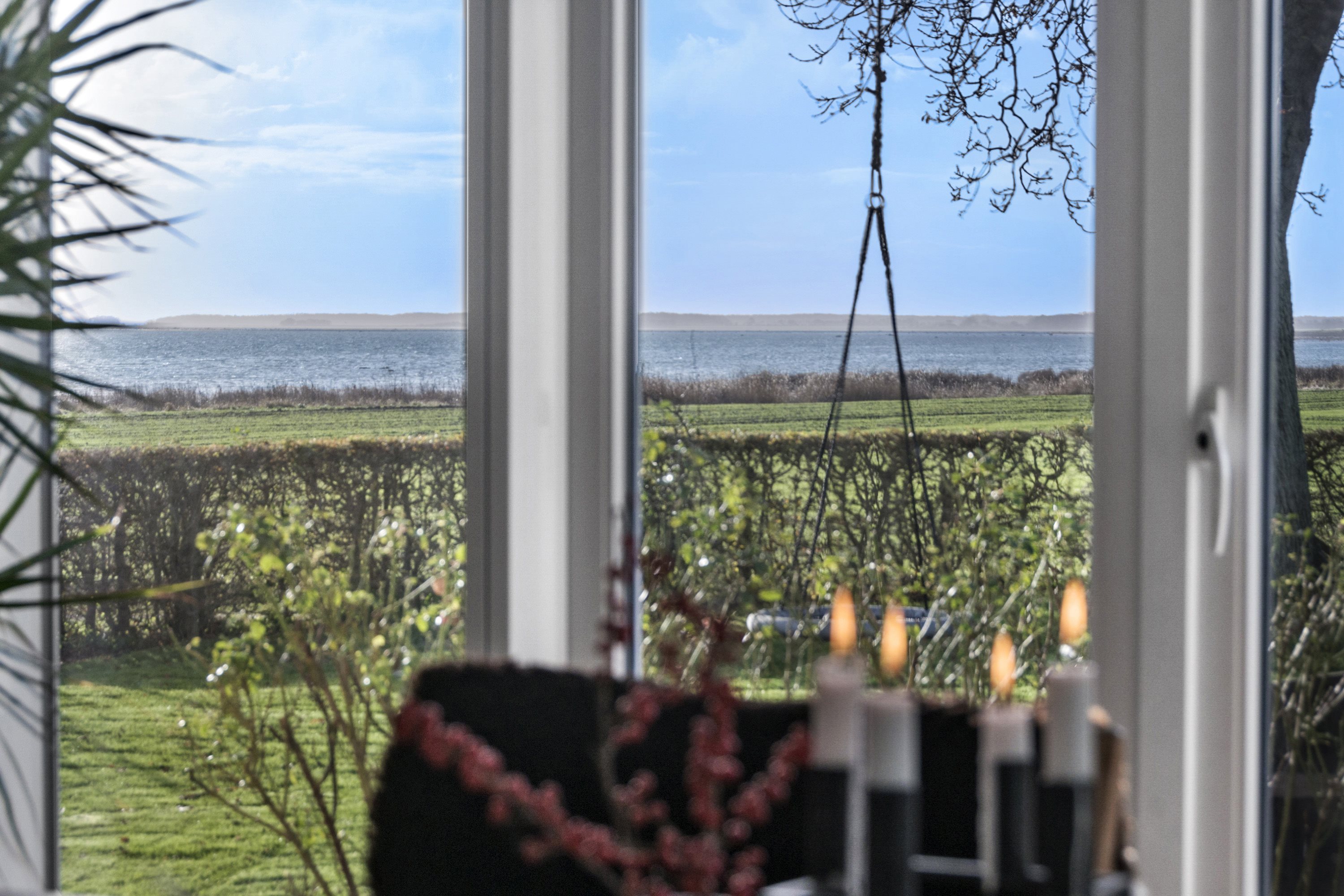 Fremhævet havudsigt billede i fuldskærmstilstand. Billede af Strandgade 44, Hou, 8300 Odder