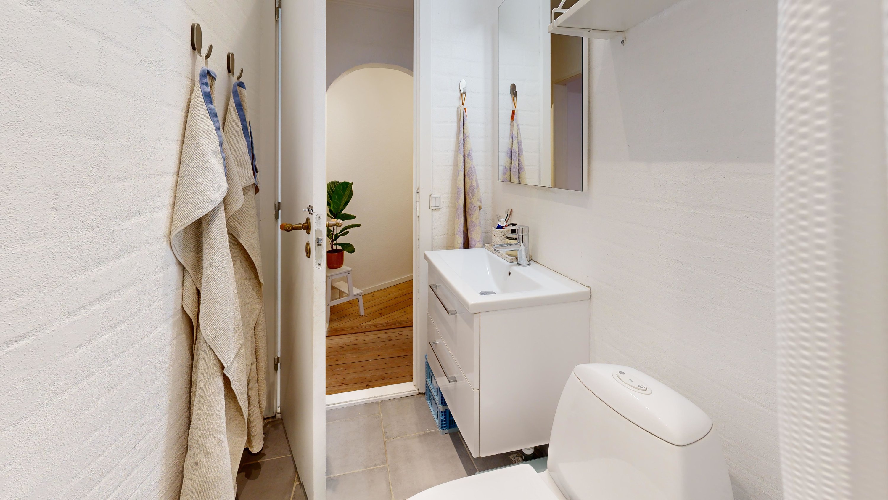 Fremhævet badeværelse billede i fuldskærmstilstand. Billede af Østerbro 90, 2. th., 9000 Aalborg