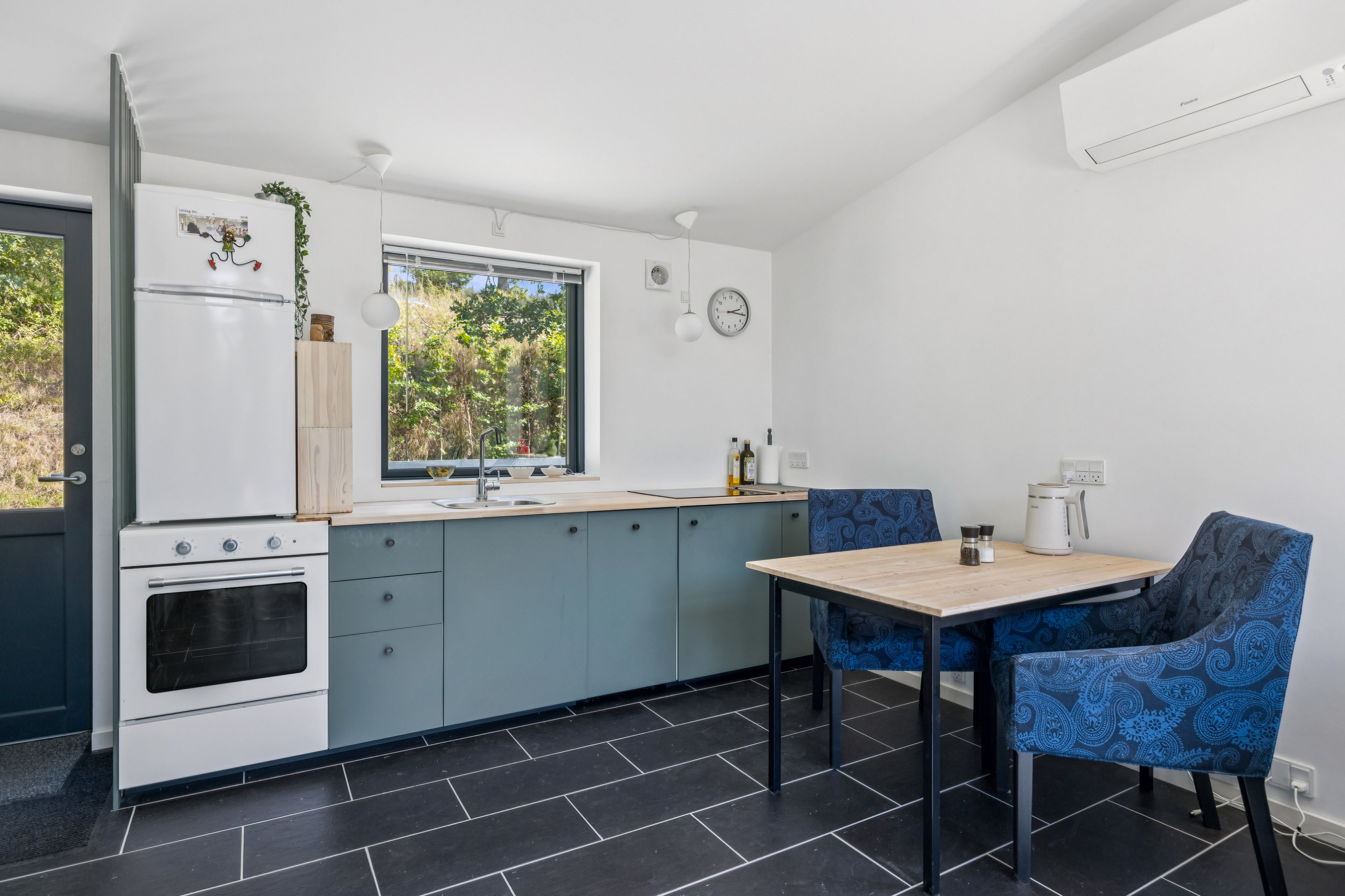 Fremhævet køkken billede i fuldskærmstilstand. Billede af Fyrreskrænten 26, Dråby, 8400 Ebeltoft