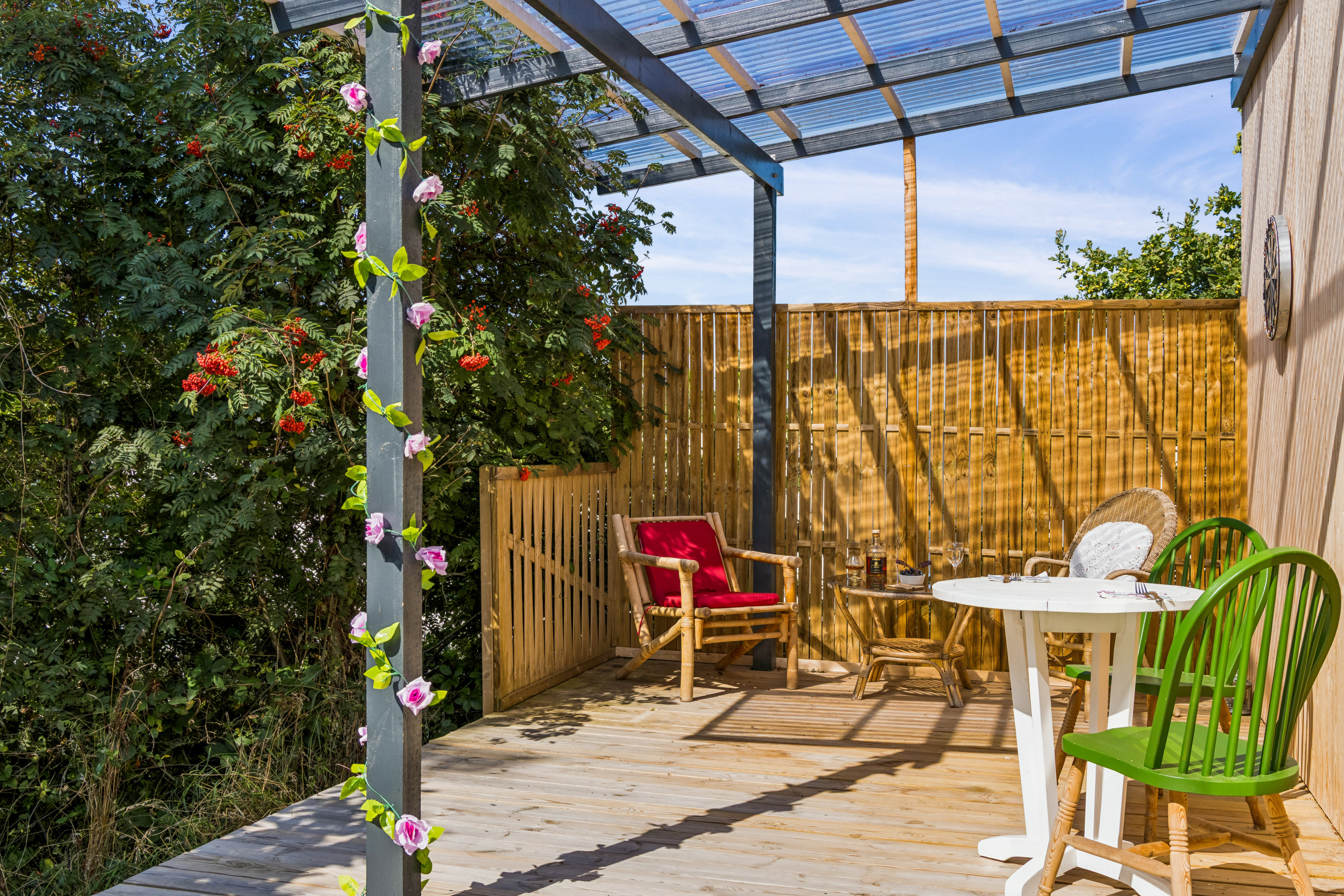 Fremhævet terrasse billede i fuldskærmstilstand. Billede af Fyrreskrænten 26, Dråby, 8400 Ebeltoft