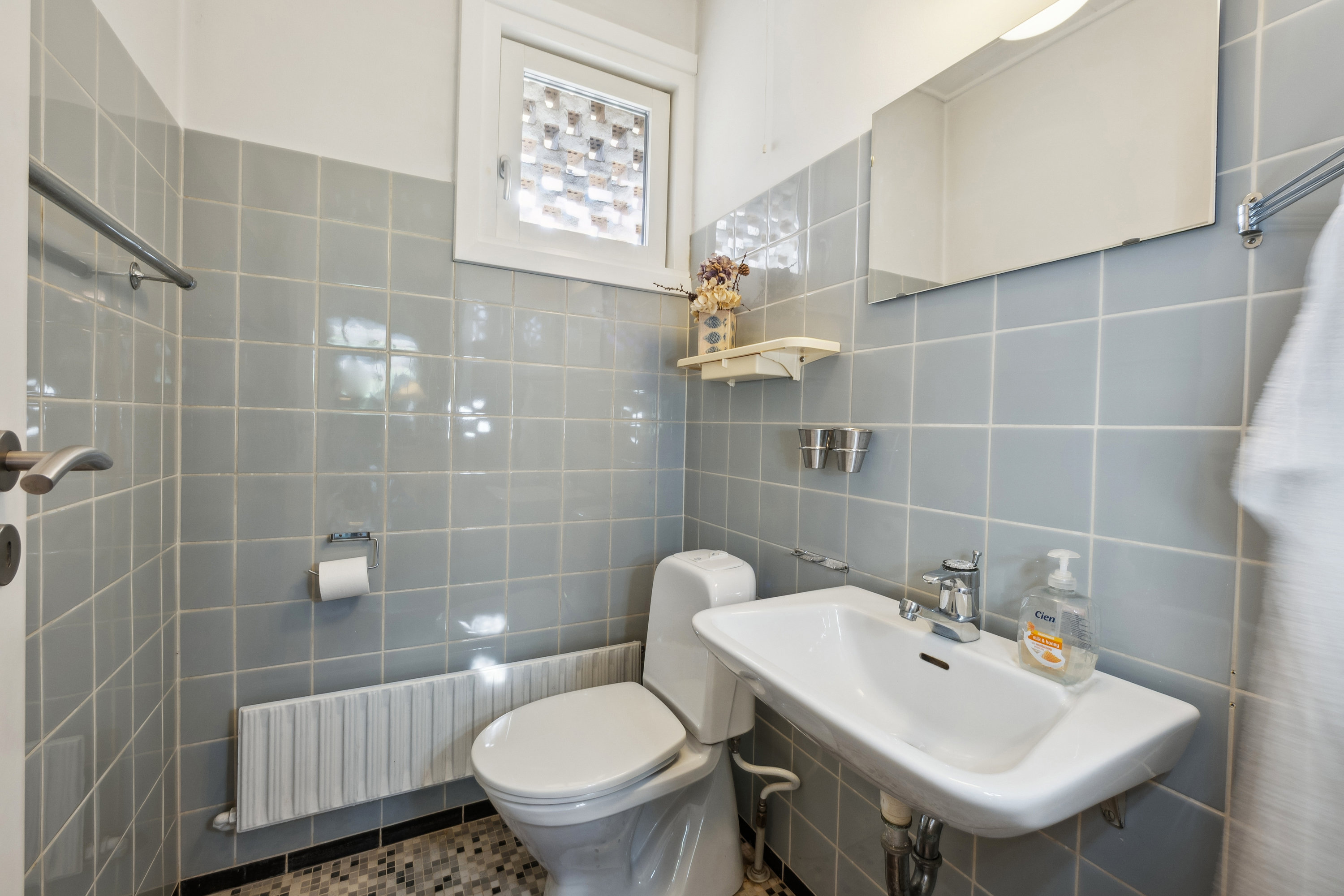 Fremhævet wc billede i fuldskærmstilstand. Billede af Bøgevænget 19, 7800 Skive