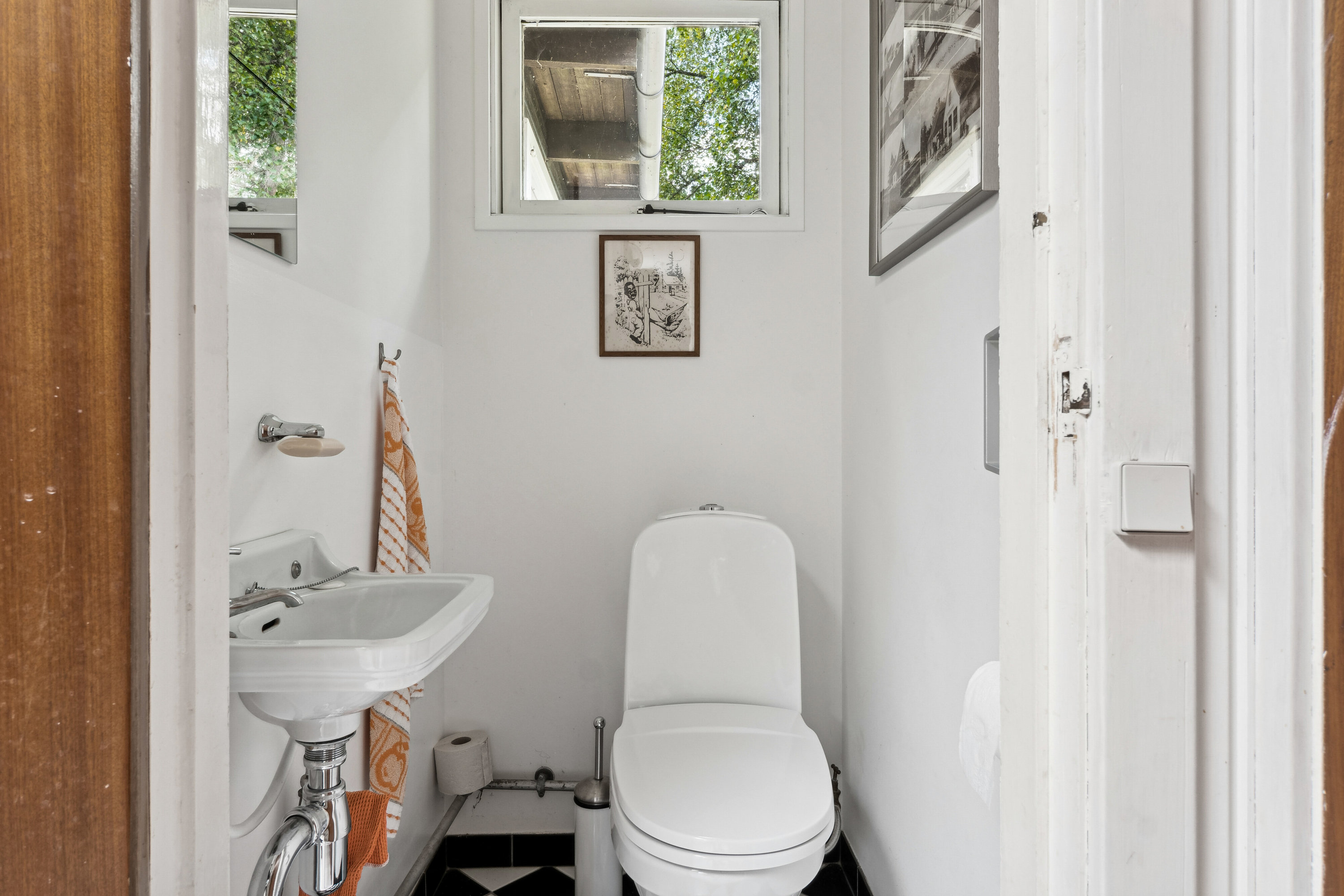 Fremhævet badeværelse billede i fuldskærmstilstand. Billede af Kaprifolievej 11, 4581 Rørvig