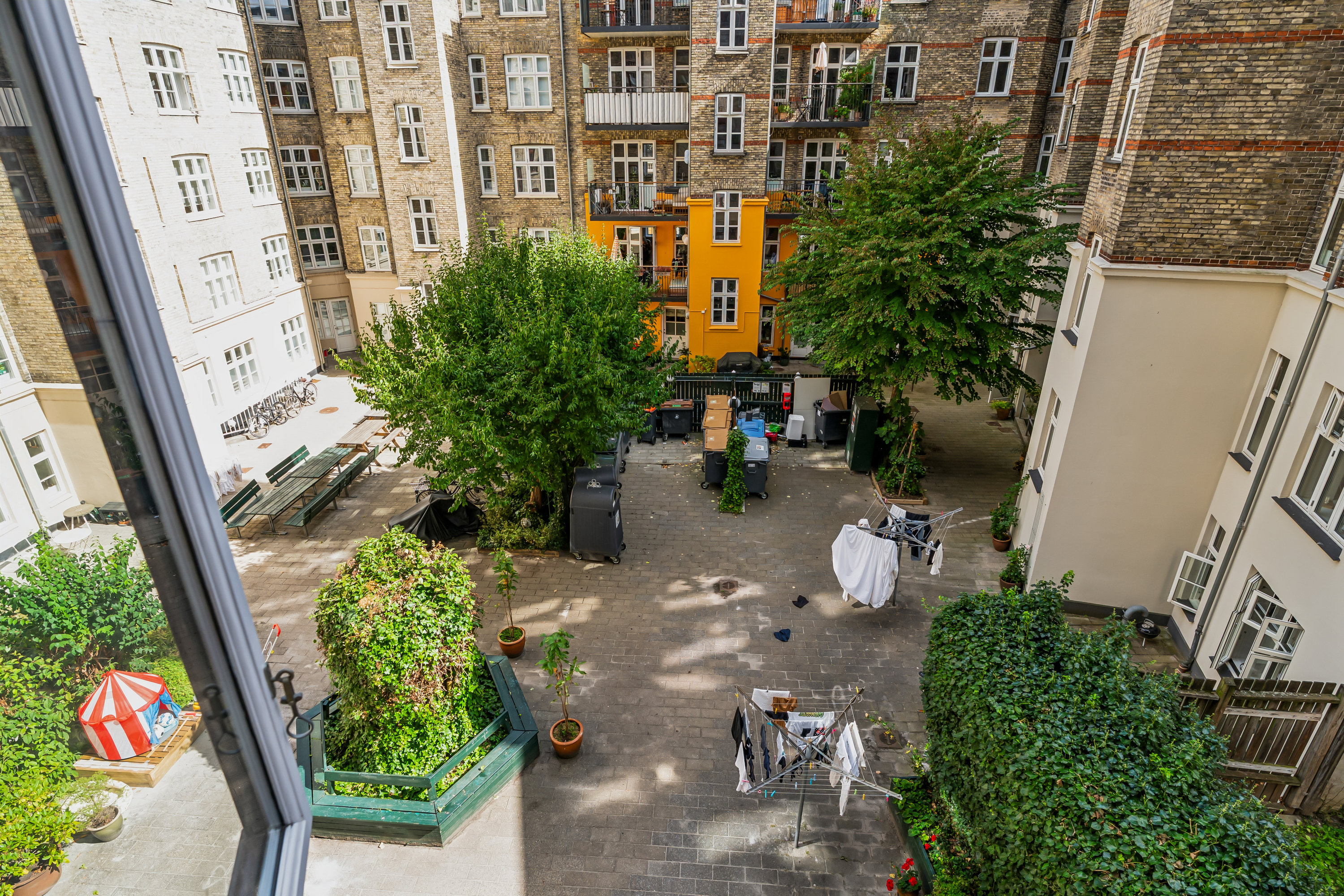 Fremhævet ejendom 1 billede i fuldskærmstilstand. Billede af Næstvedgade 6A, 2. tv., 2100 København Ø