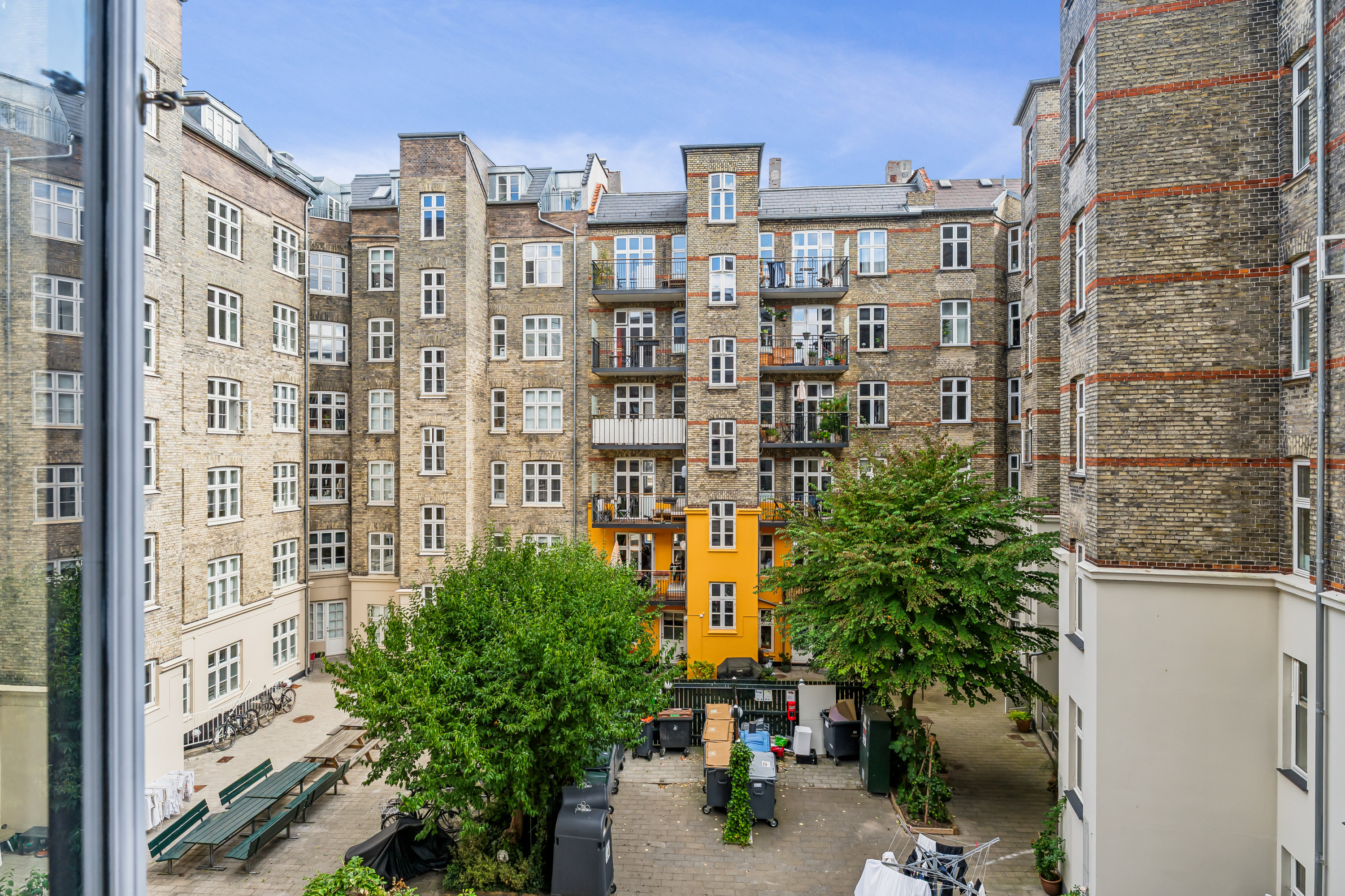 Fremhævet ejendom 1 billede i fuldskærmstilstand. Billede af Næstvedgade 6A, 2. tv., 2100 København Ø