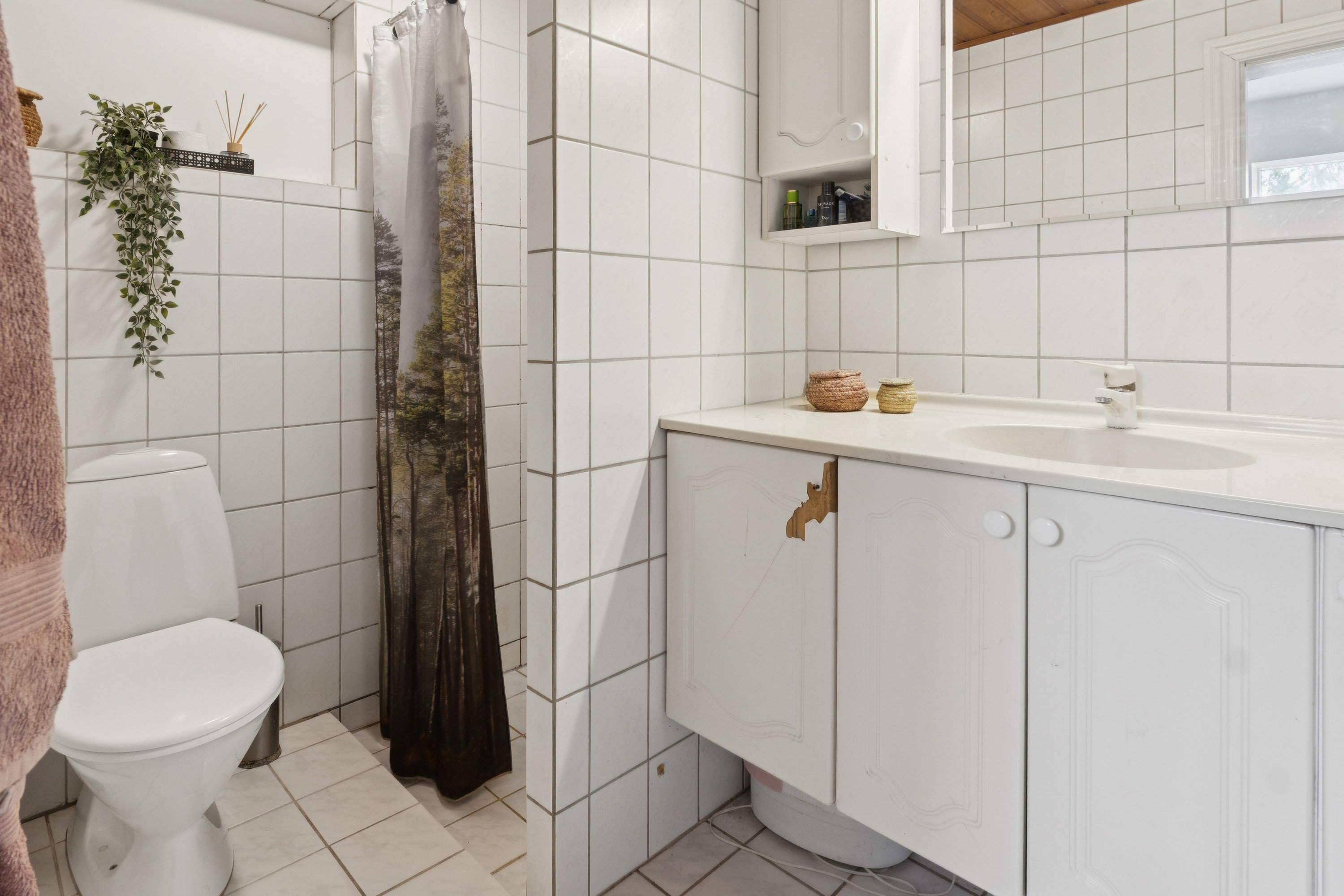 Fremhævet badeværelse billede i fuldskærmstilstand. Billede af Jungshovedvej 49, 4720 Præstø