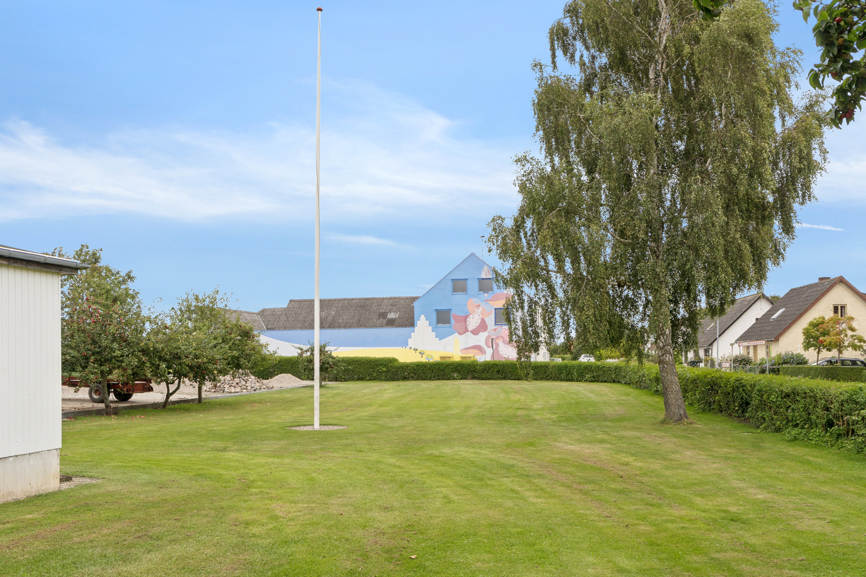 Fremhævet set fra haven billede i fuldskærmstilstand. Billede af Jungshovedvej 49, 4720 Præstø