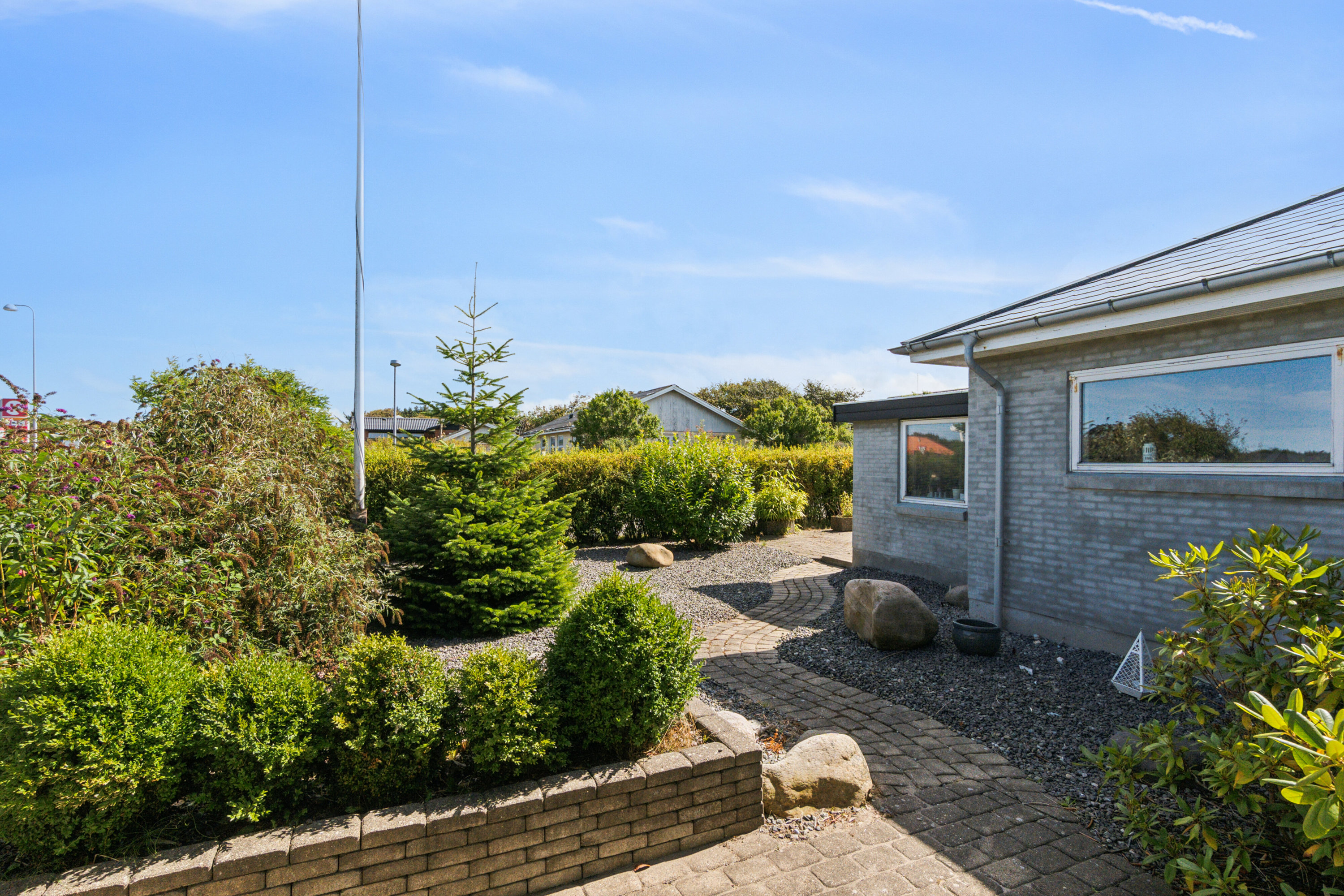 Fremhævet set fra vejen billede i fuldskærmstilstand. Billede af Fresiavænget 2, 7730 Hanstholm