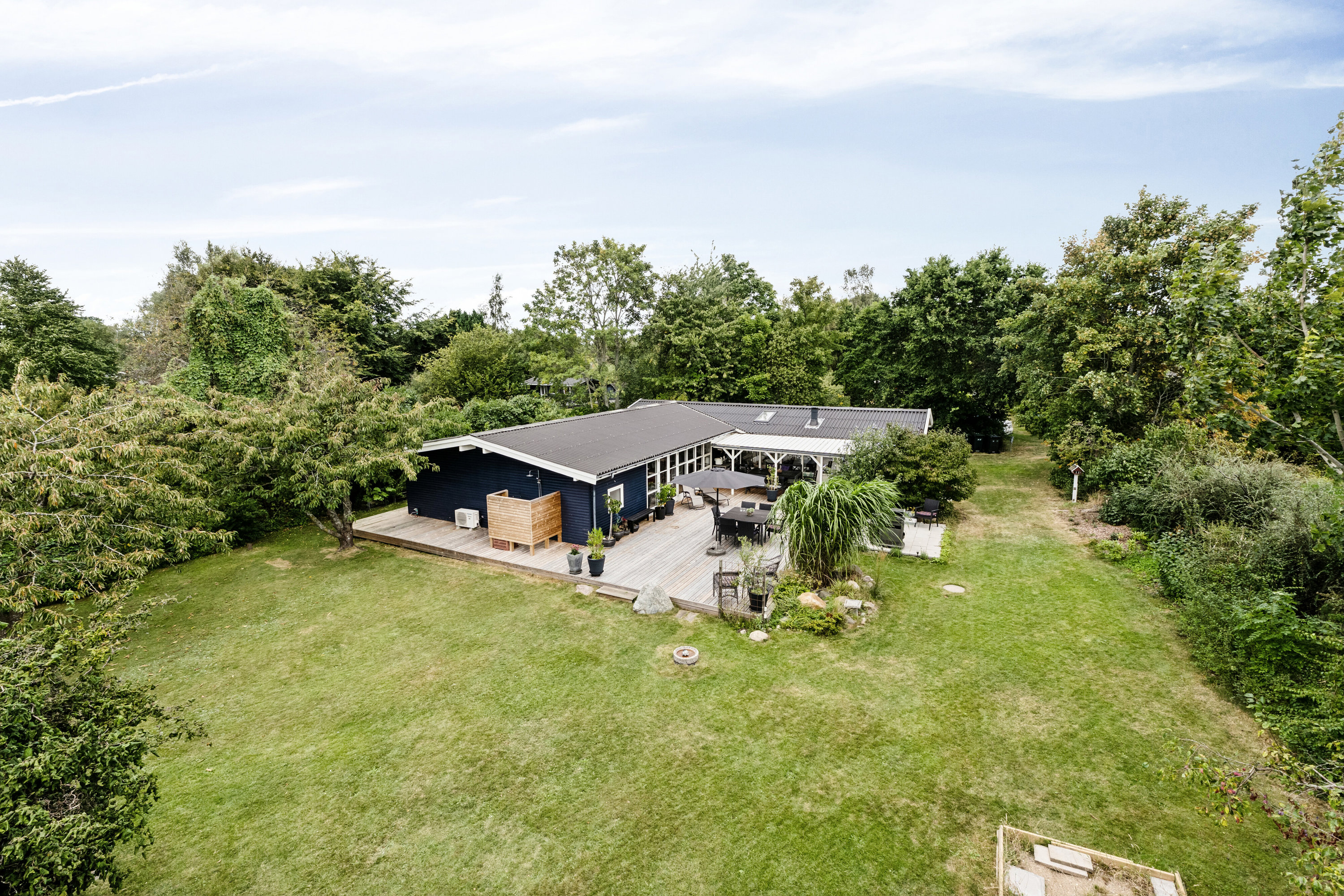 Miniaturebillede 1: set fra haven. Billede af Drosselholm Skovvej 55, Nygård, 4500 Nykøbing Sj