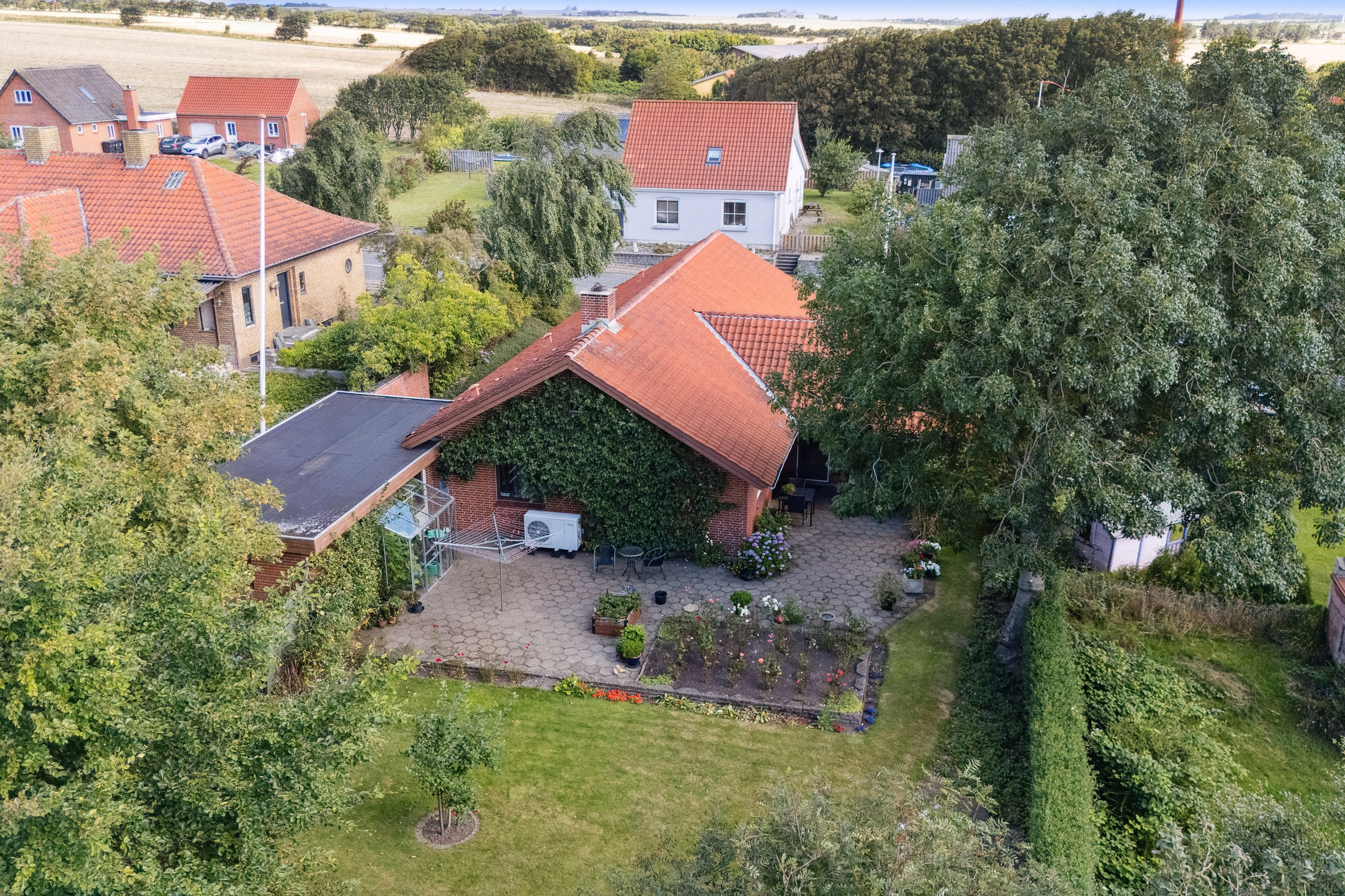 Fremhævet set fra haven billede i fuldskærmstilstand. Billede af Ydbyvej 160, 7760 Hurup Thy