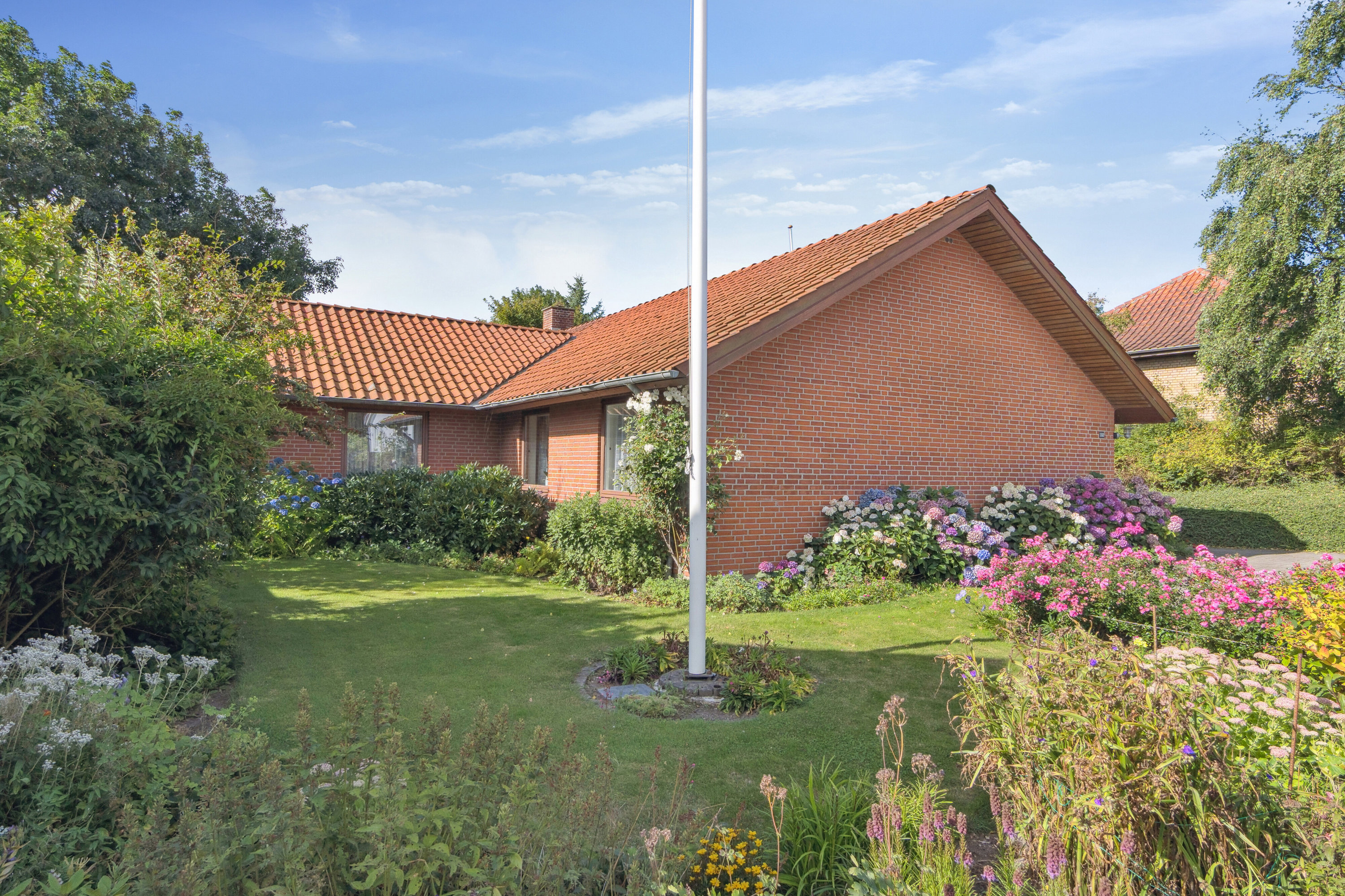 Fremhævet set fra haven billede i fuldskærmstilstand. Billede af Ydbyvej 160, 7760 Hurup Thy