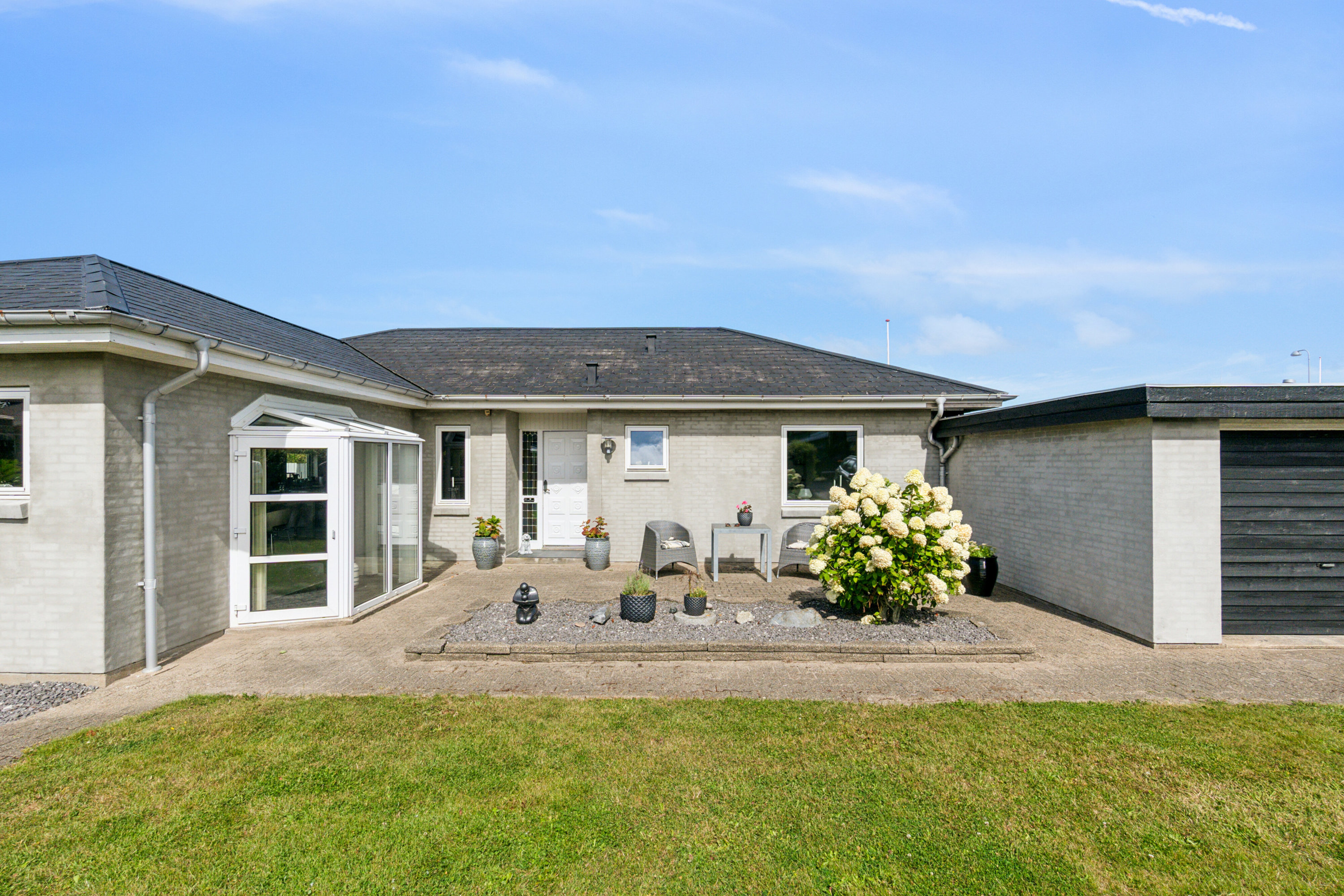 Fremhævet set fra haven billede i fuldskærmstilstand. Billede af Fresiavænget 2, 7730 Hanstholm