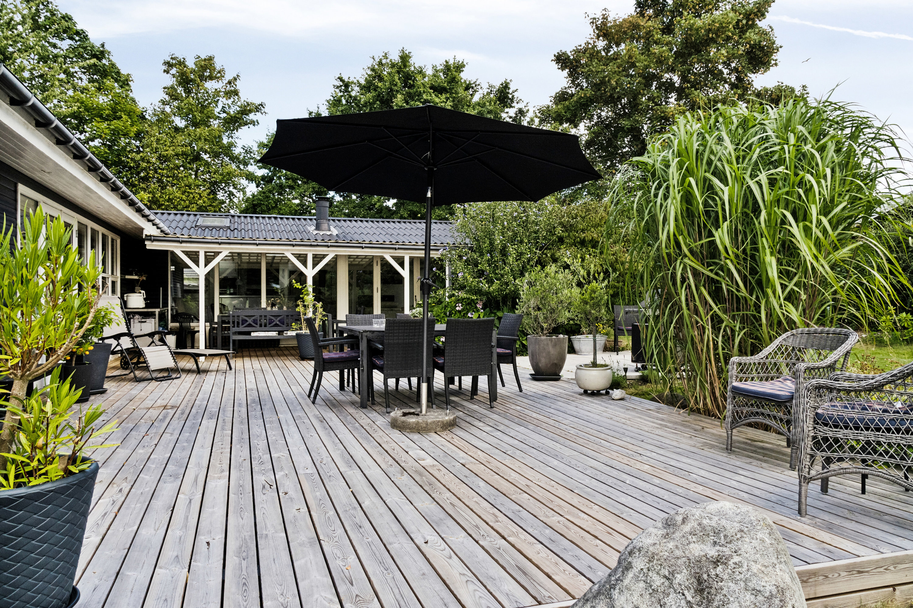 Fremhævet overdækket terrasse billede i fuldskærmstilstand. Billede af Drosselholm Skovvej 55, Nygård, 4500 Nykøbing Sj