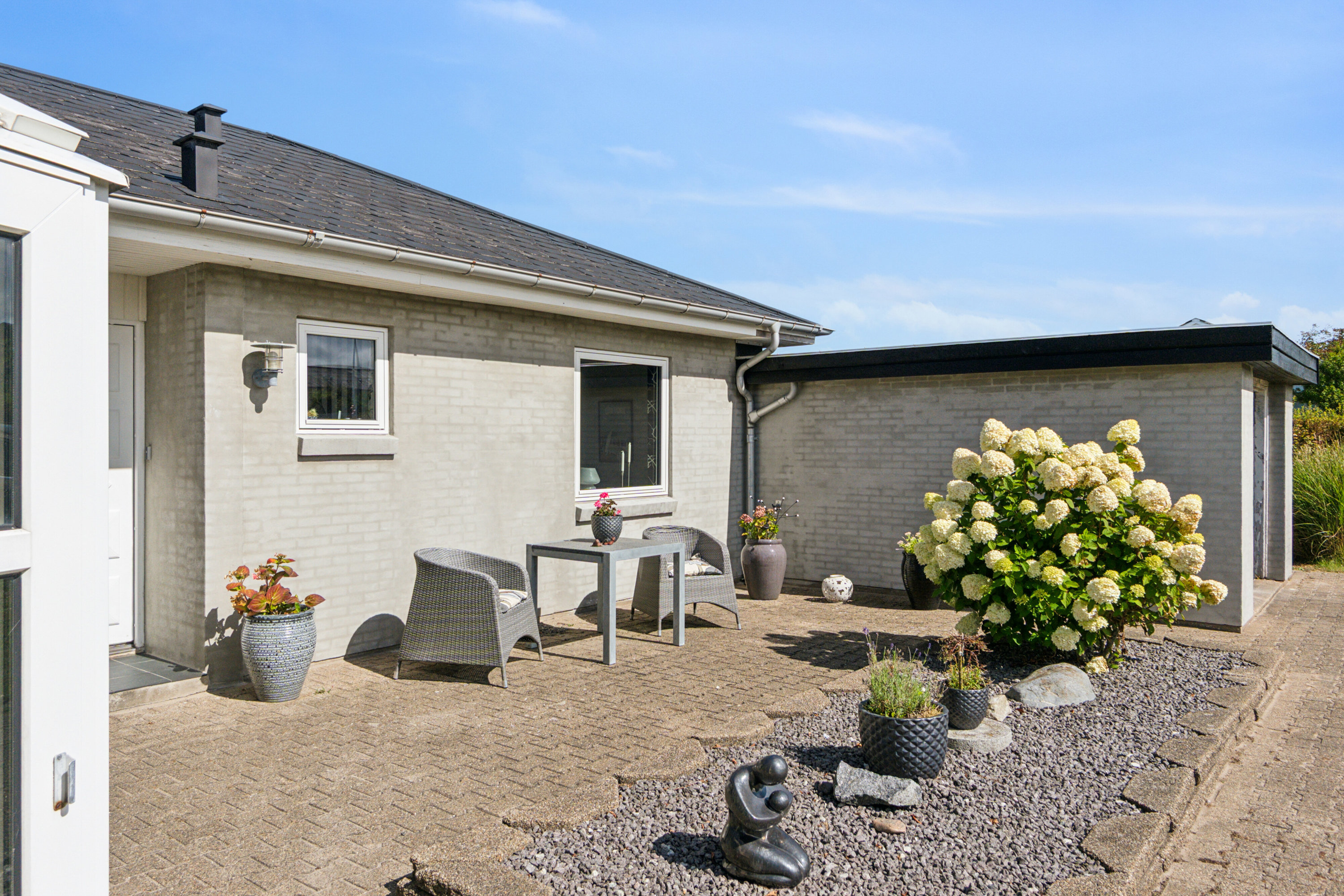 Fremhævet terrasse billede i fuldskærmstilstand. Billede af Fresiavænget 2, 7730 Hanstholm