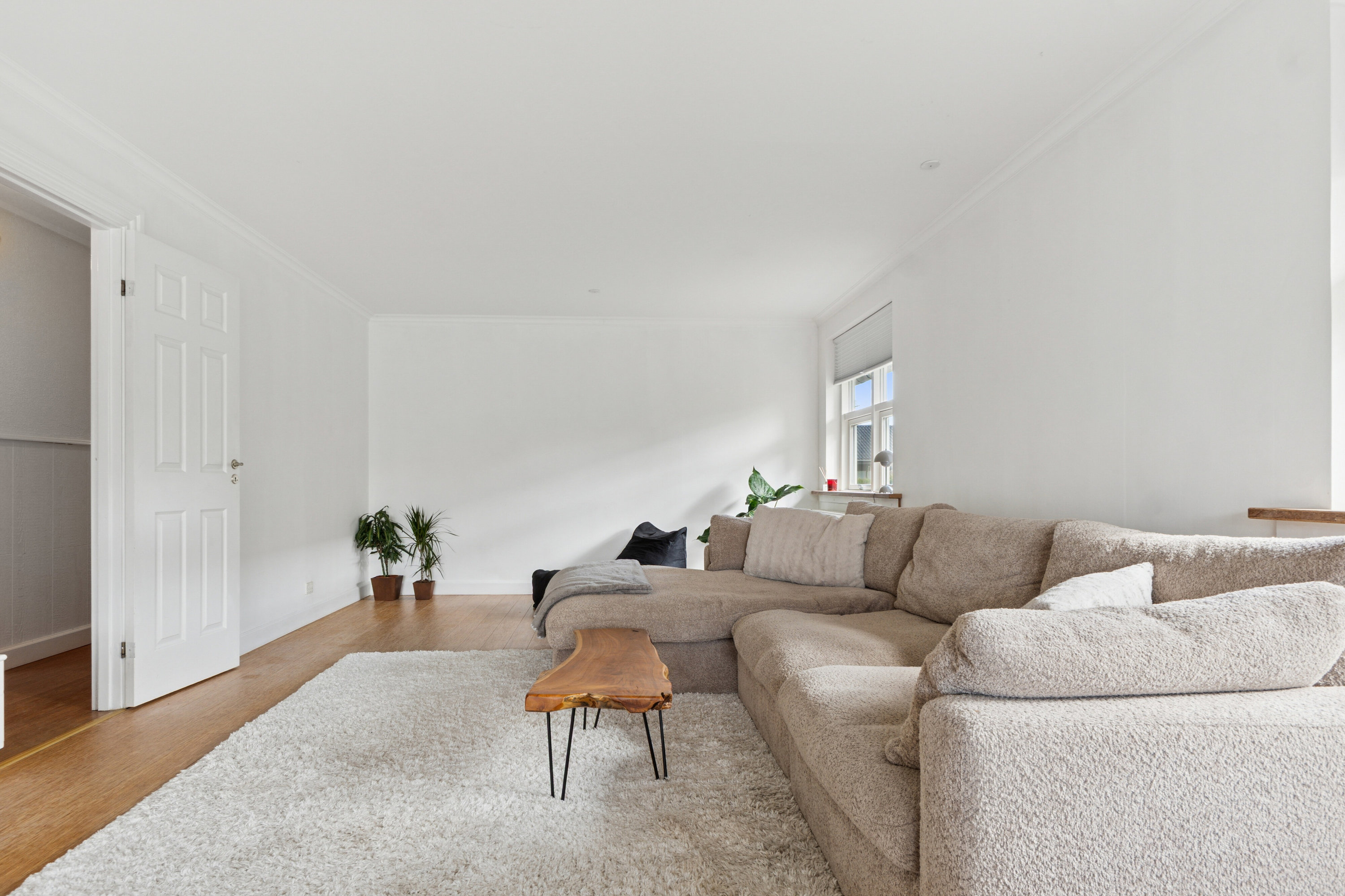 Fremhævet stue billede i fuldskærmstilstand. Billede af Moseager 26, Baldersbrønde, 2640 Hedehusene