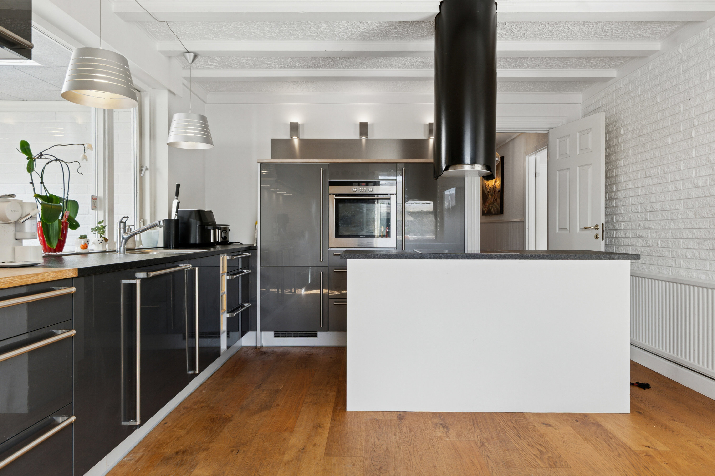 Fremhævet køkken billede i fuldskærmstilstand. Billede af Moseager 26, Baldersbrønde, 2640 Hedehusene