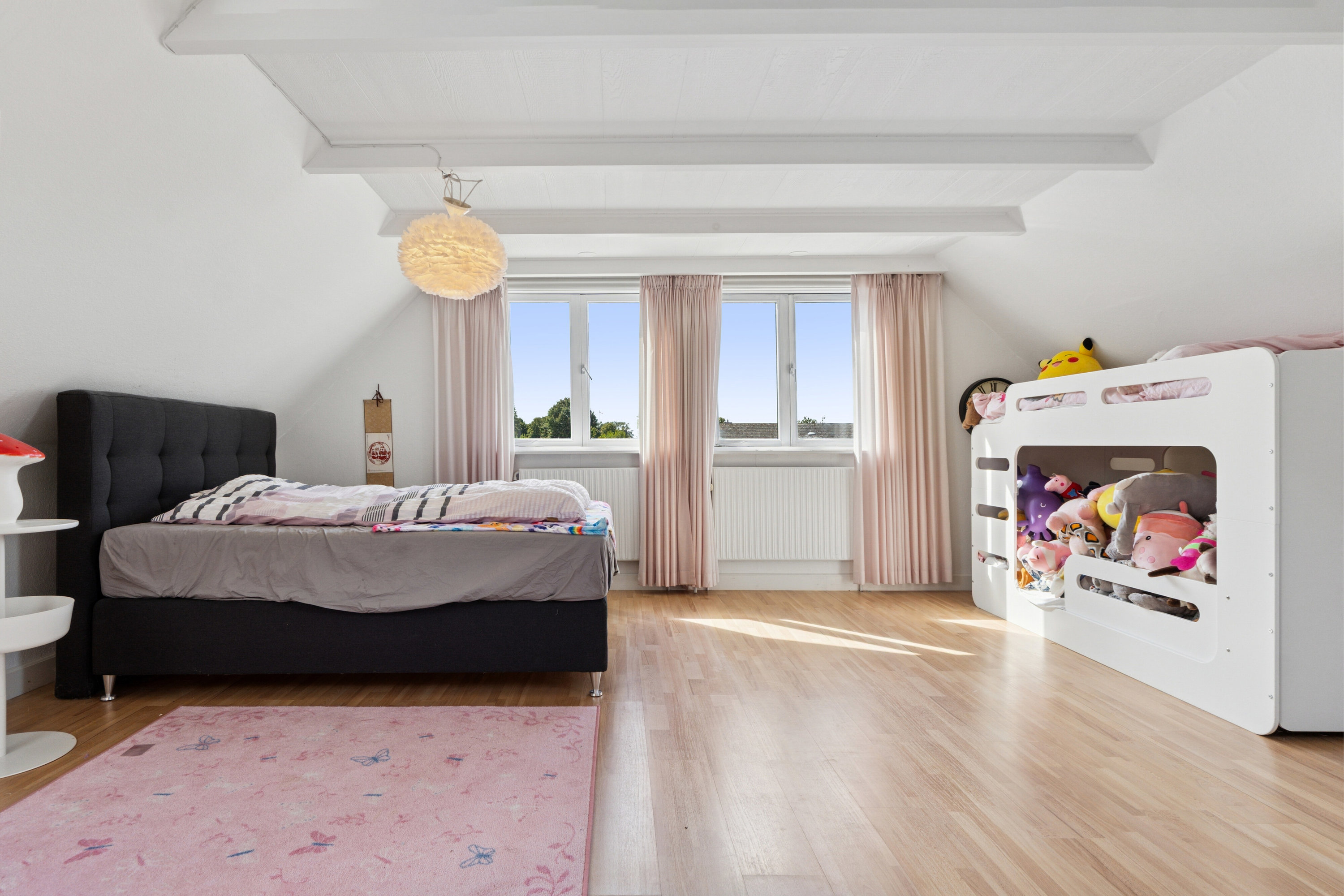 Fremhævet soveværelse billede i fuldskærmstilstand. Billede af Moseager 26, Baldersbrønde, 2640 Hedehusene