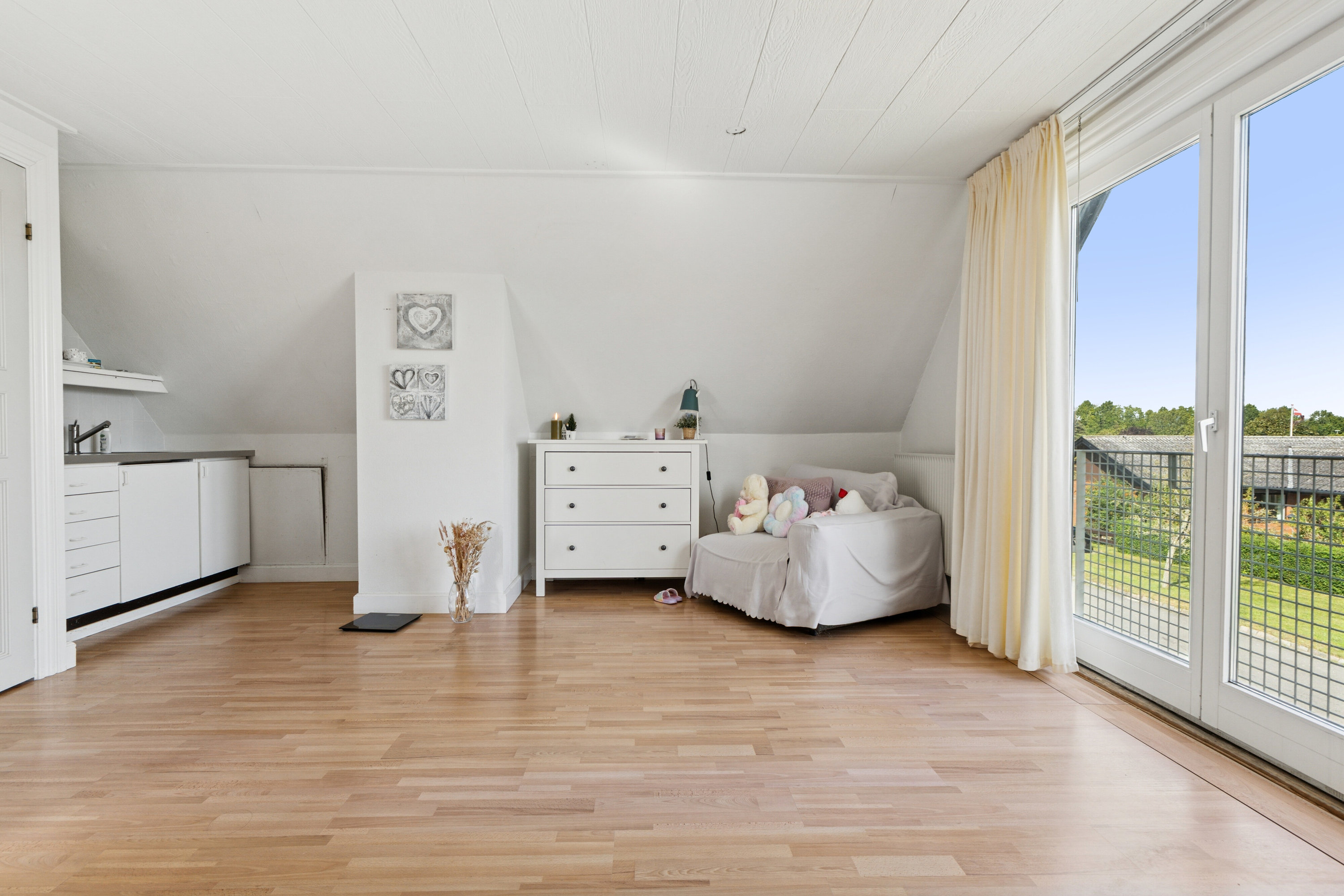 Fremhævet køkken billede i fuldskærmstilstand. Billede af Moseager 26, Baldersbrønde, 2640 Hedehusene