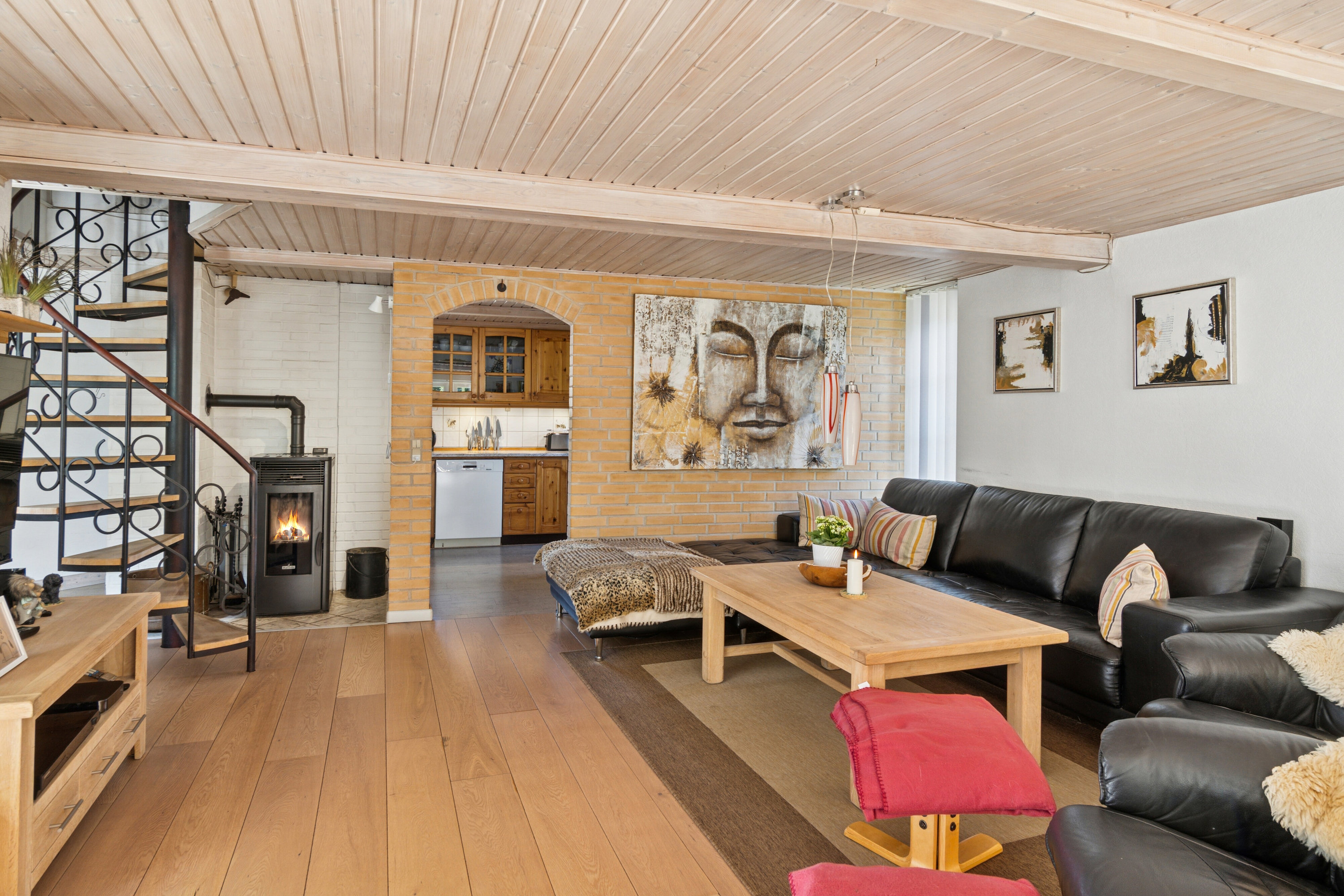 Fremhævet stue billede i fuldskærmstilstand. Billede af Granlystien 11, 4400 Kalundborg