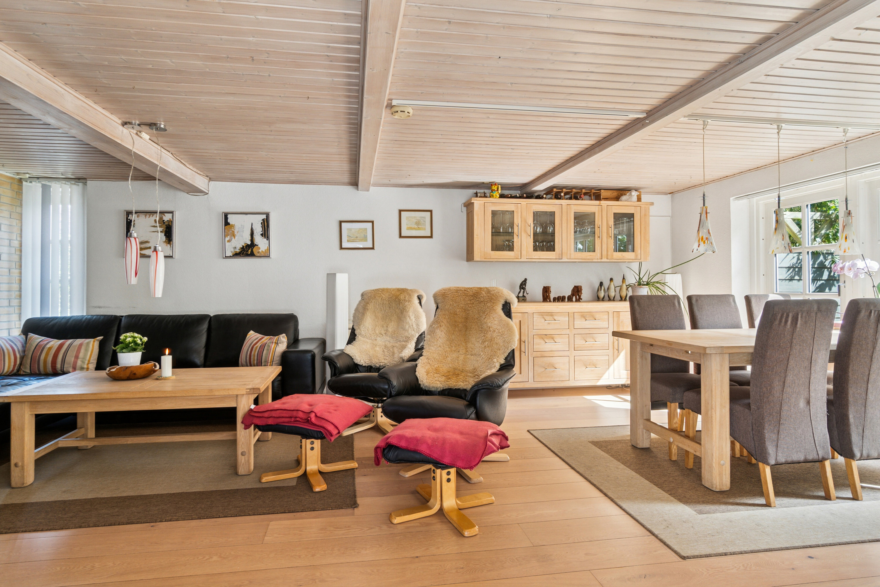 Fremhævet stue billede i fuldskærmstilstand. Billede af Granlystien 11, 4400 Kalundborg