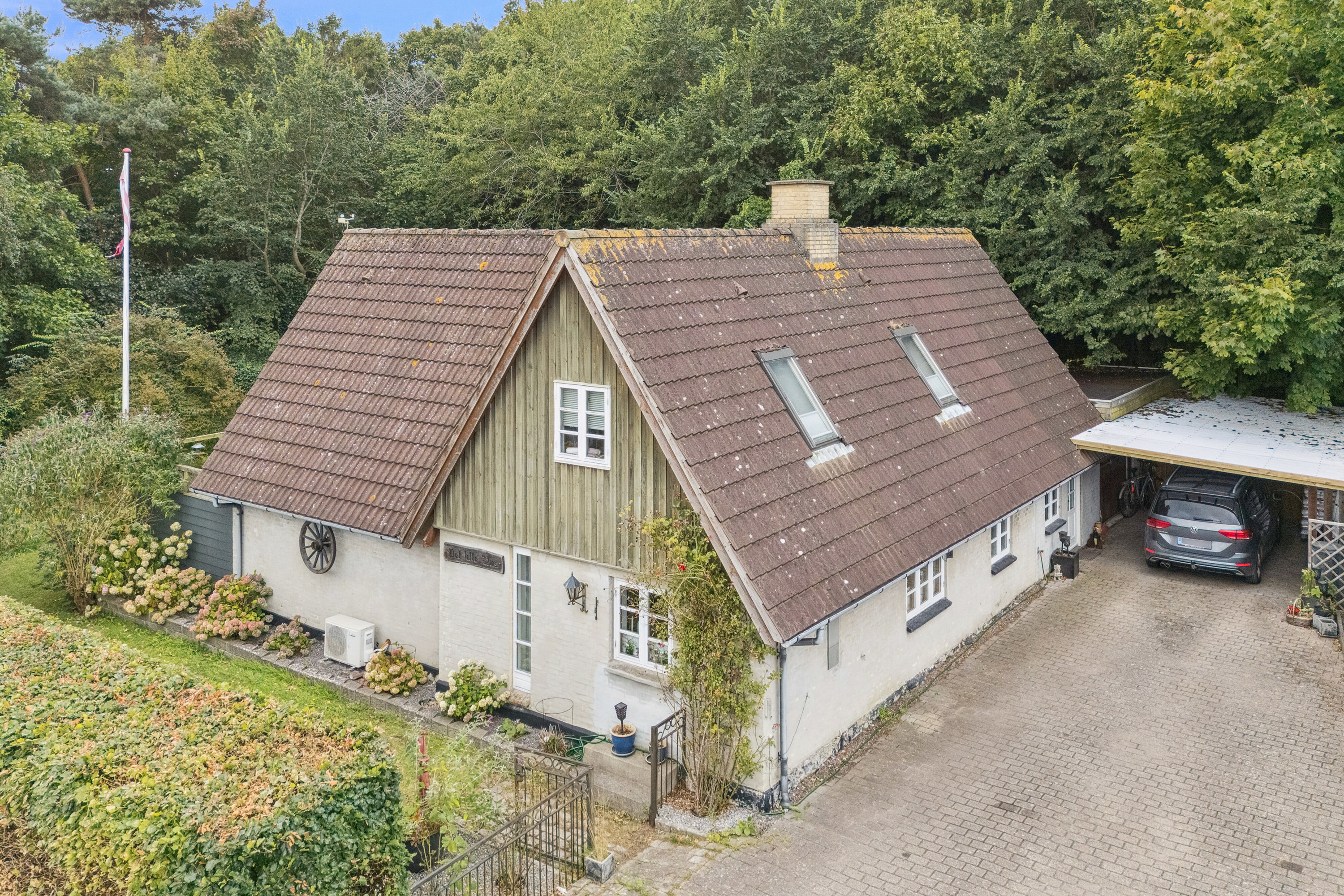 Fremhævet set fra vejen billede i fuldskærmstilstand. Billede af Granlystien 11, 4400 Kalundborg